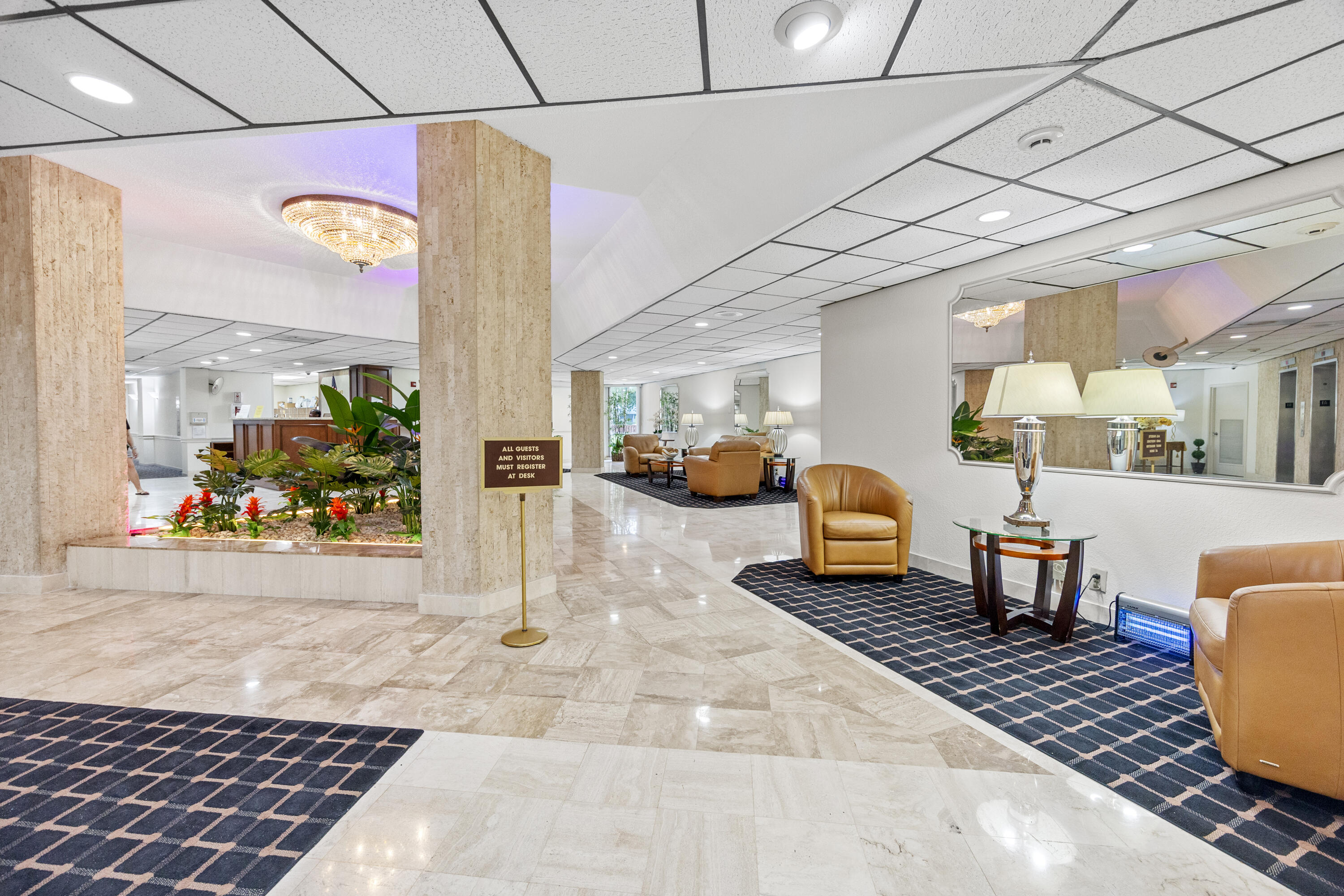 COUNTRY CLUB TOWER OF CORAL - Residential