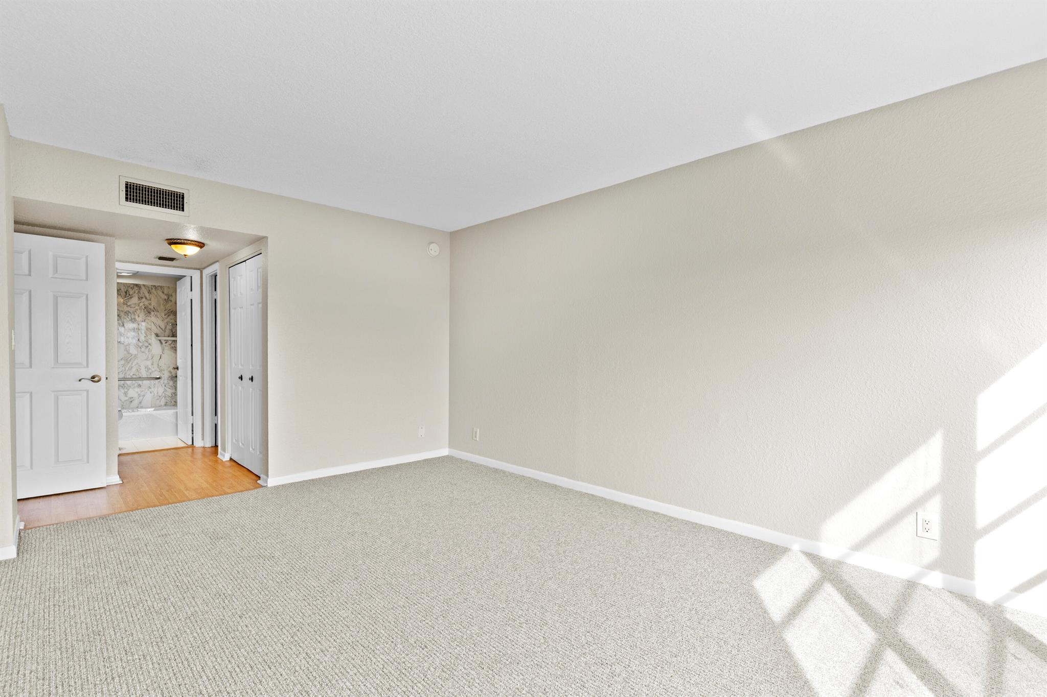 COUNTRY CLUB TOWER OF COR - Residential