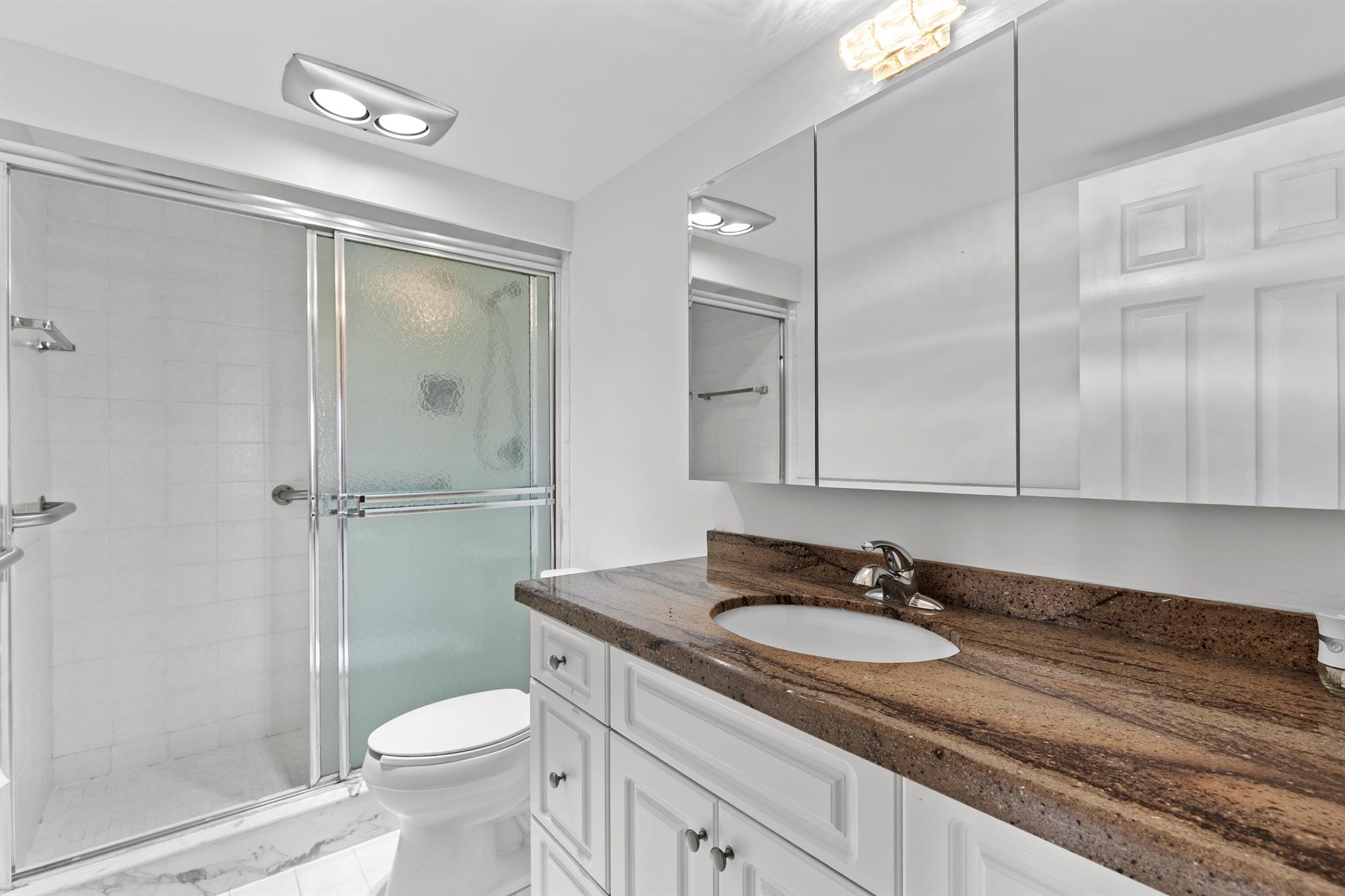 COUNTRY CLUB TOWER OF COR - Residential