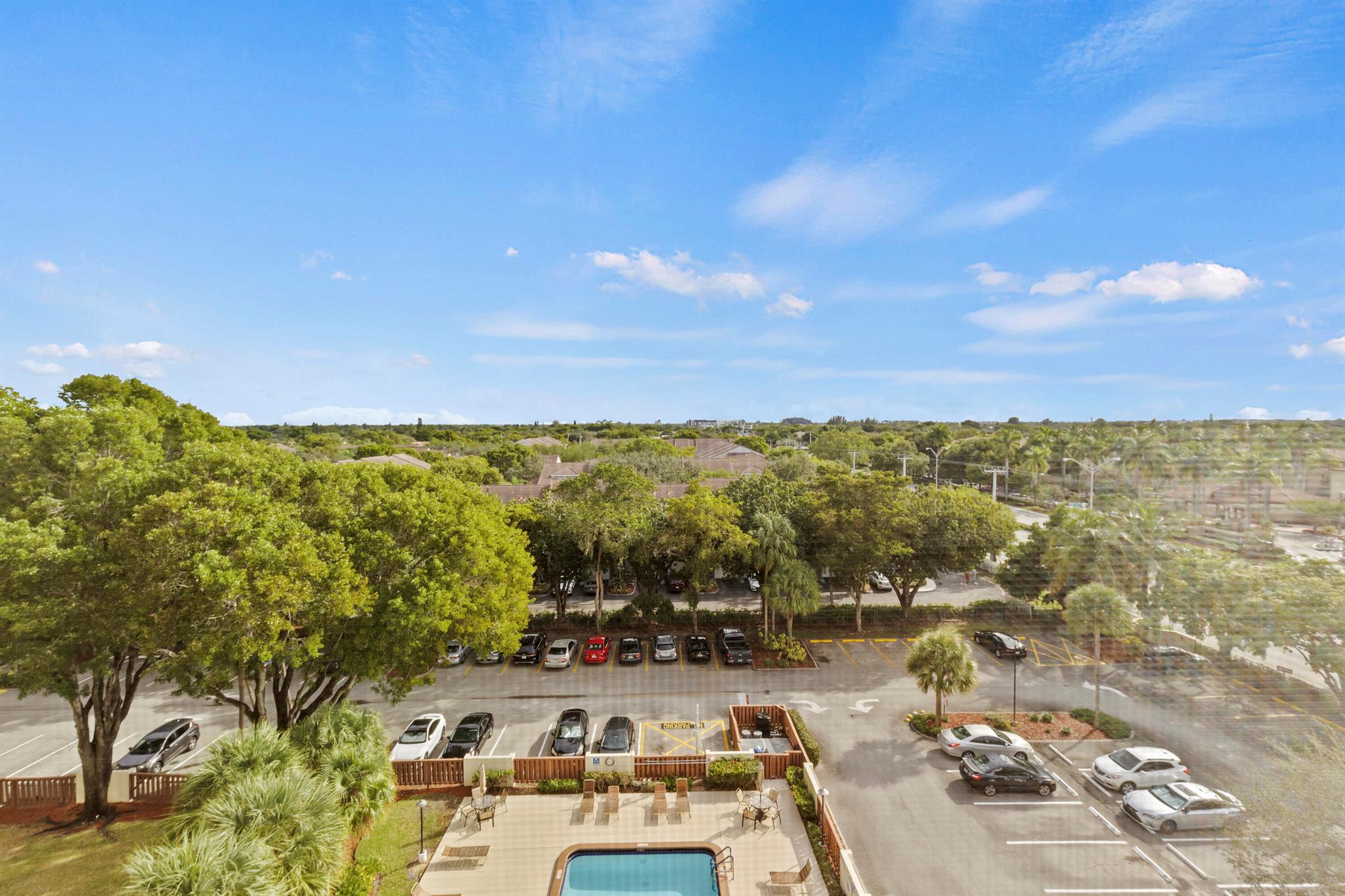 COUNTRY CLUB TOWER OF COR - Residential