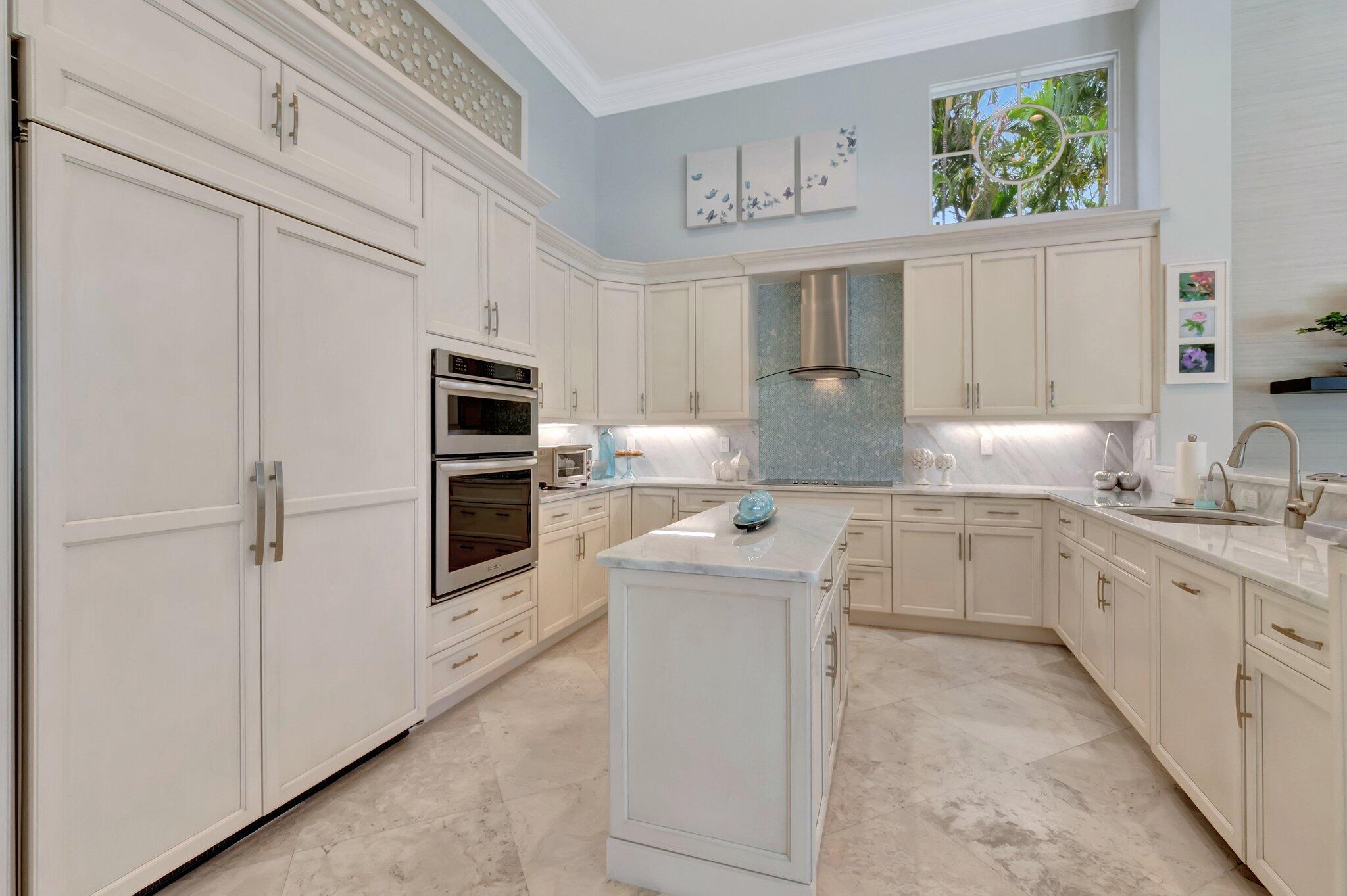 WINDSOR BAY WOODFIELD COU - Residential