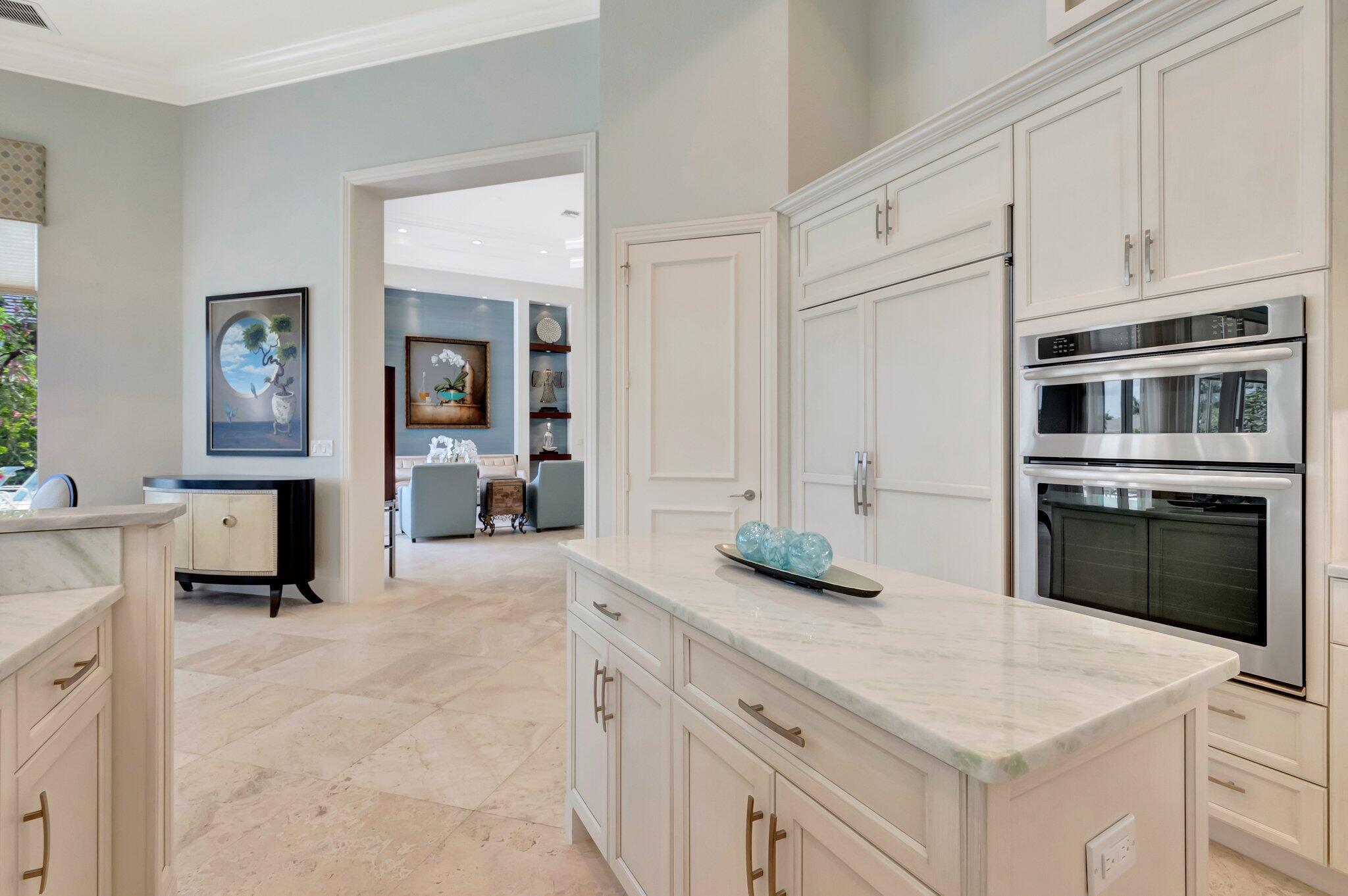 WINDSOR BAY WOODFIELD COU - Residential