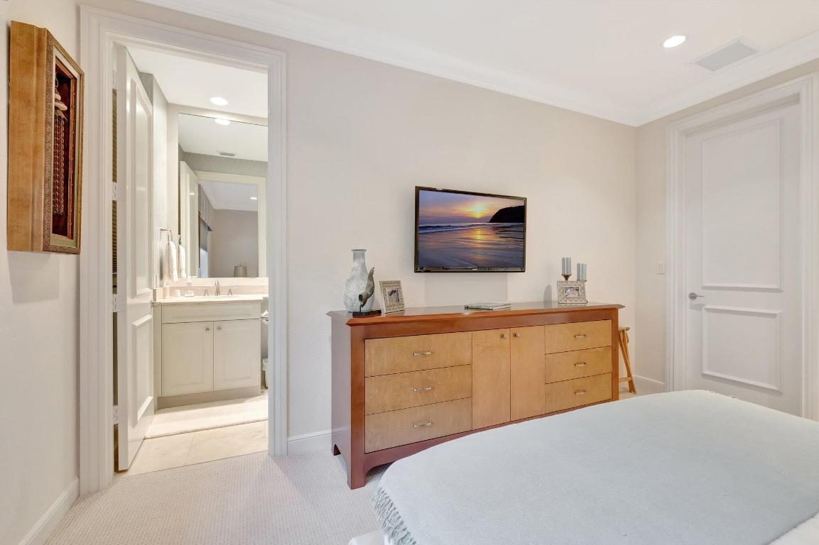 WINDSOR BAY WOODFIELD COUNTRY CLUB - Residential