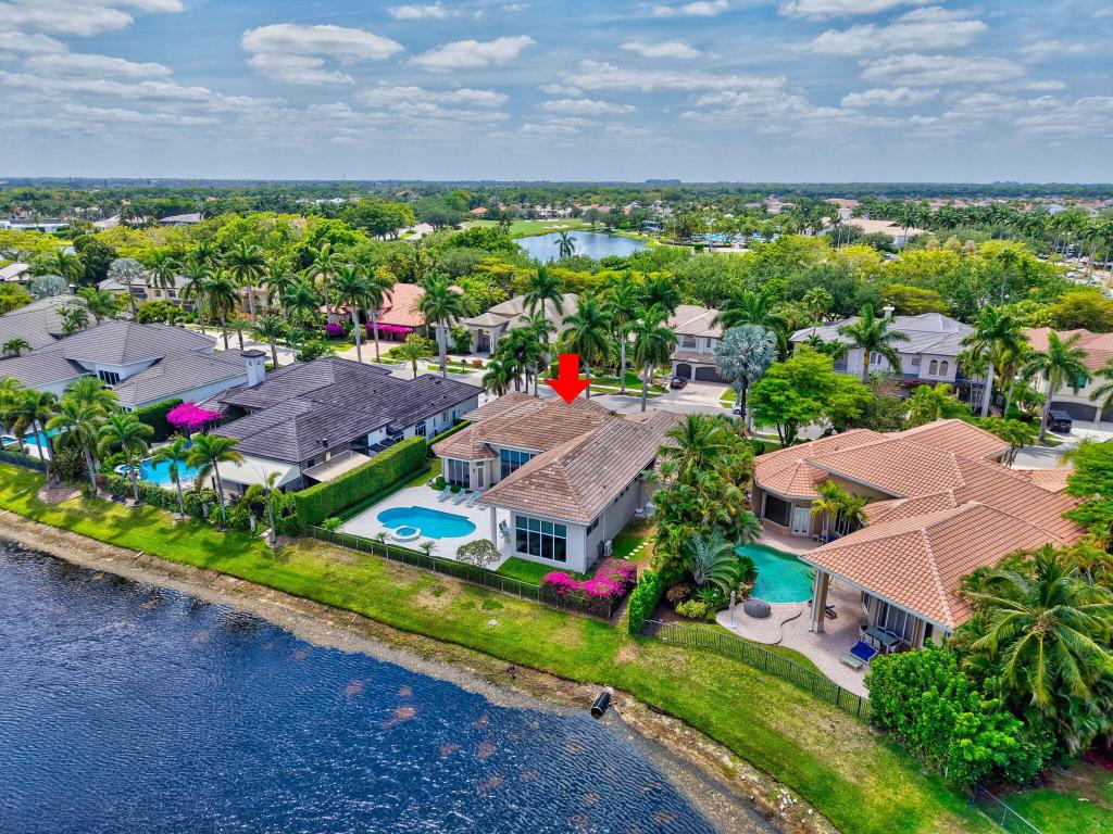 WINDSOR BAY WOODFIELD COUNTRY CLUB - Residential