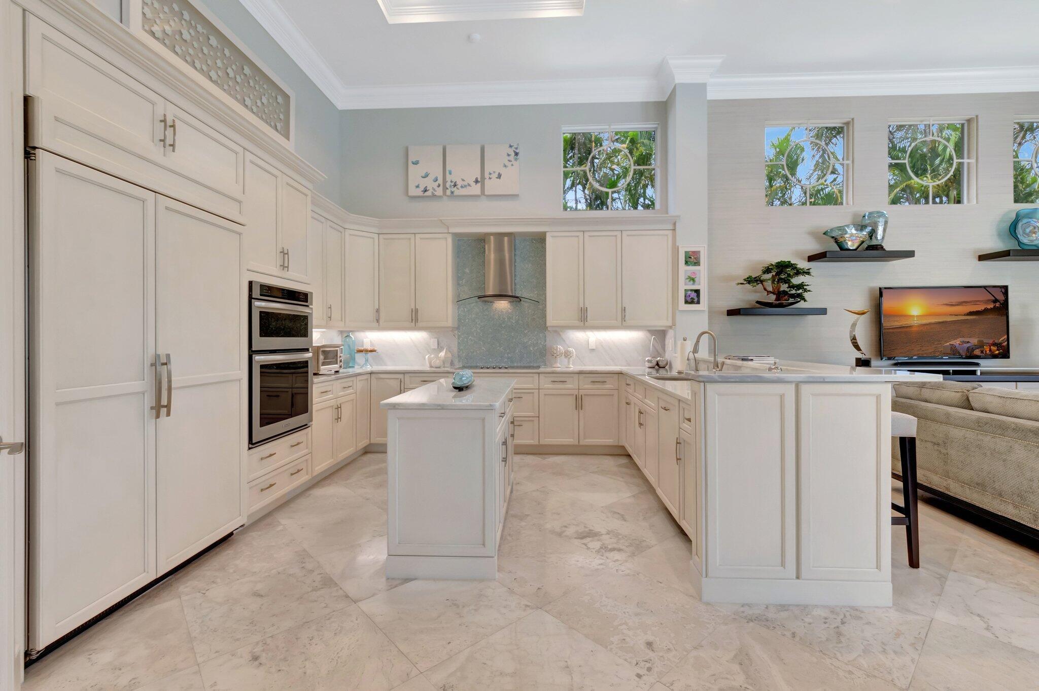 WINDSOR BAY WOODFIELD COU - Residential