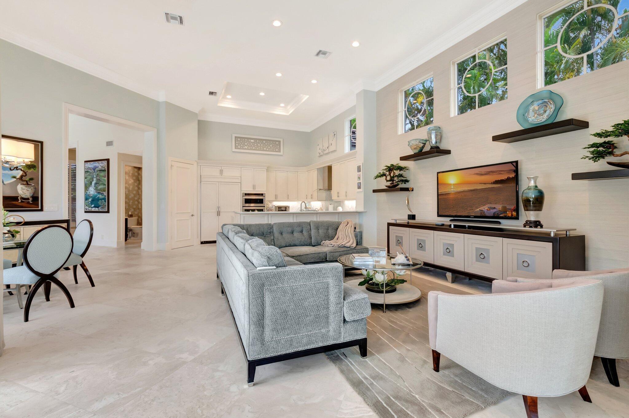 WINDSOR BAY WOODFIELD COU - Residential