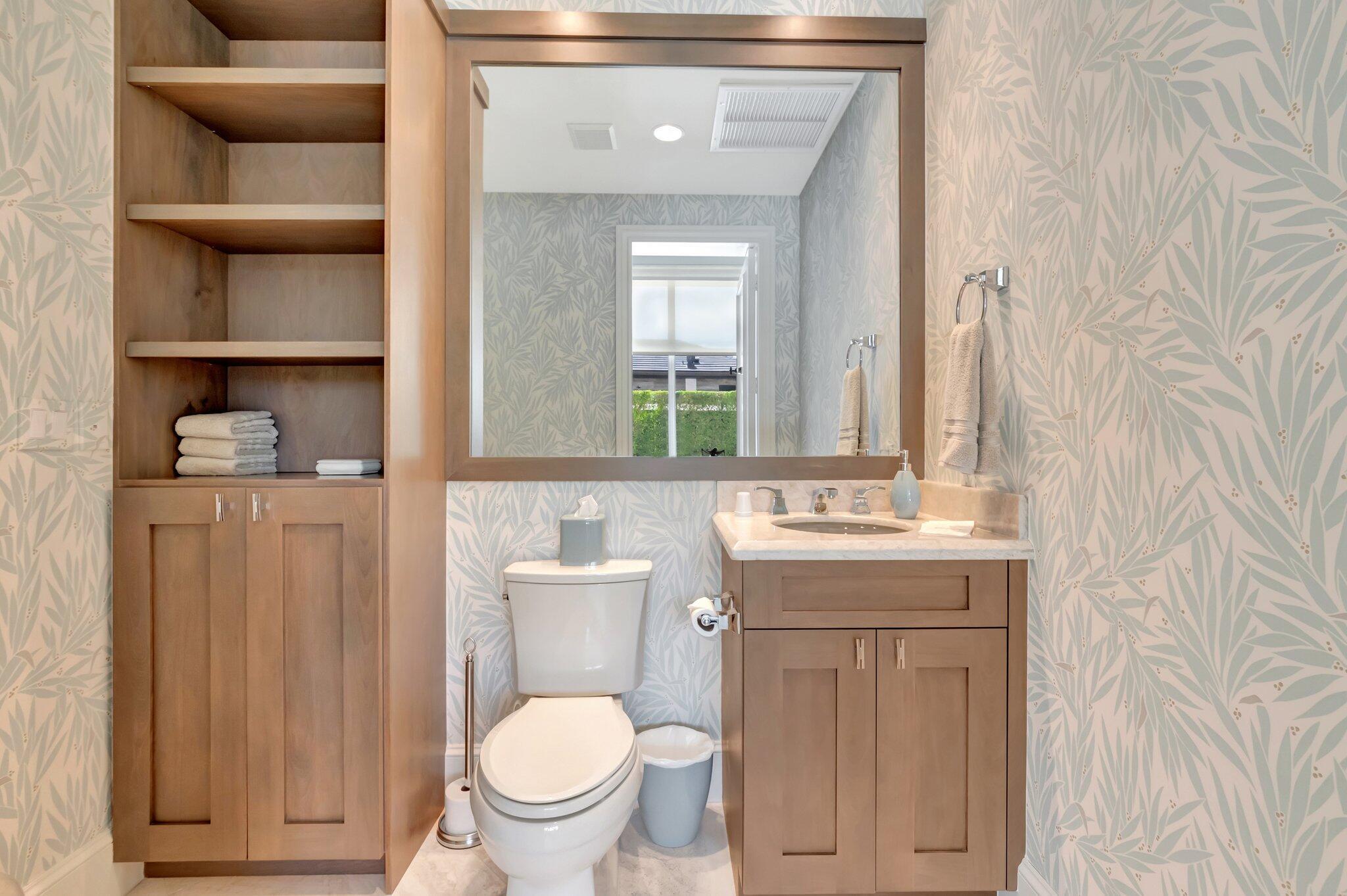 WINDSOR BAY WOODFIELD COU - Residential