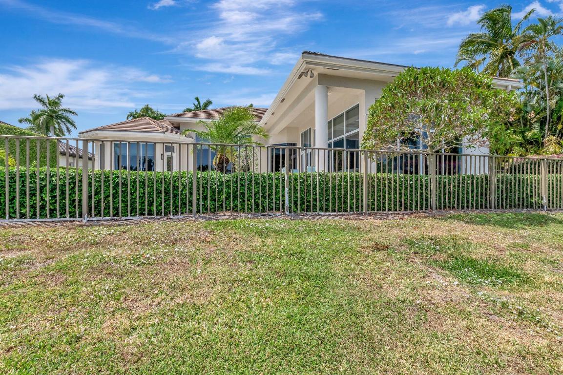 WINDSOR BAY WOODFIELD COUNTRY CLUB - Residential