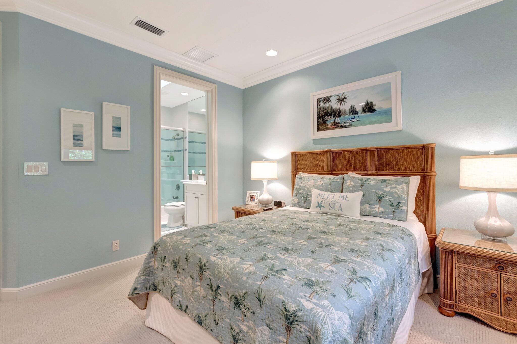 WINDSOR BAY WOODFIELD COU - Residential