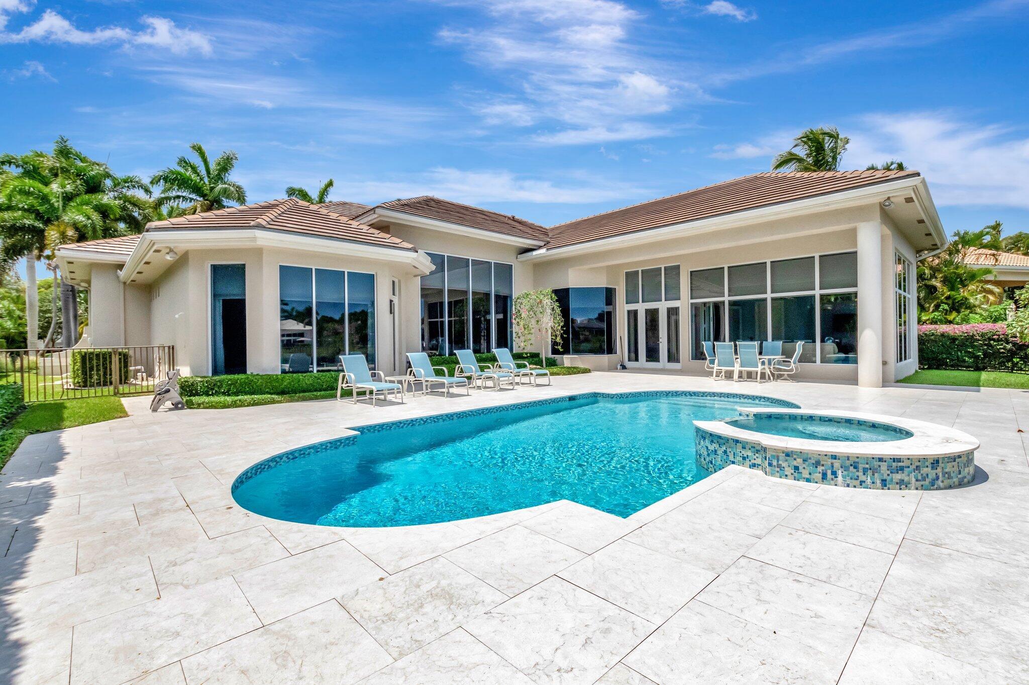 WINDSOR BAY WOODFIELD COU - Residential