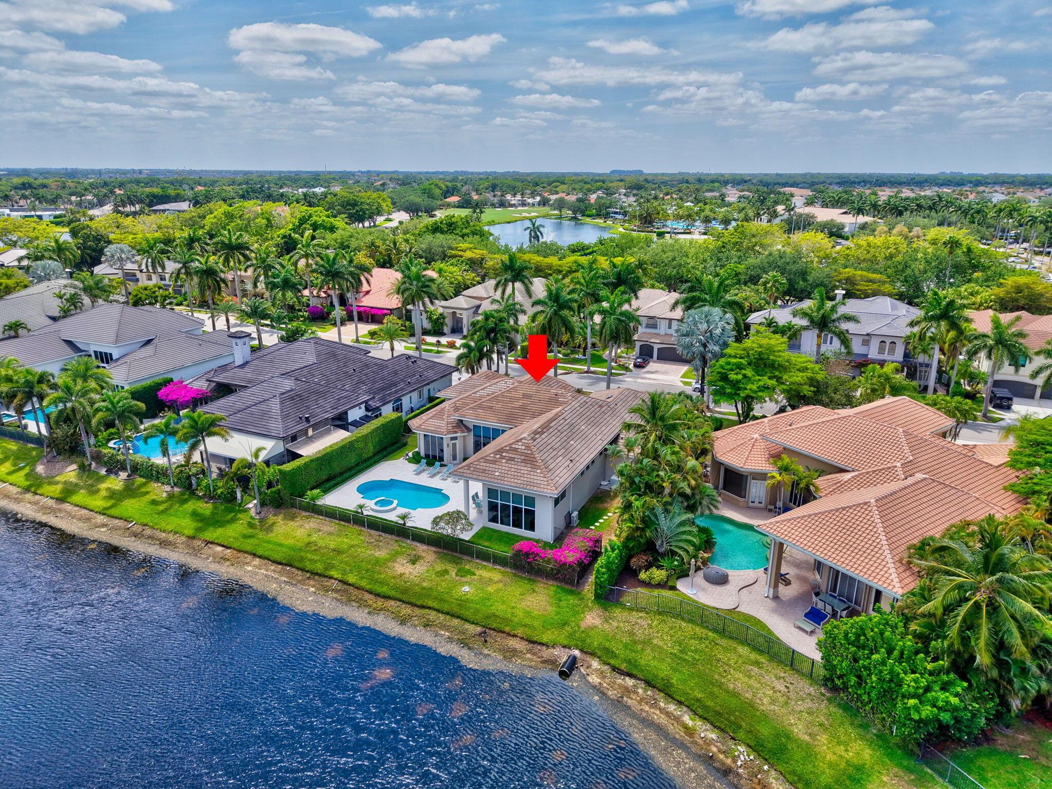 WINDSOR BAY WOODFIELD COU - Residential