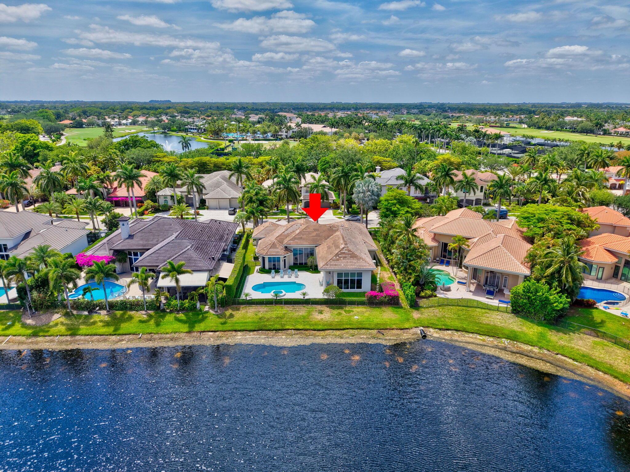 WINDSOR BAY WOODFIELD COU - Residential