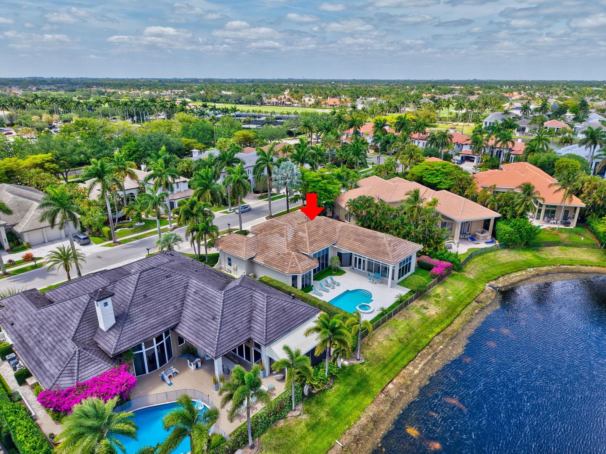 WINDSOR BAY WOODFIELD COU - Residential