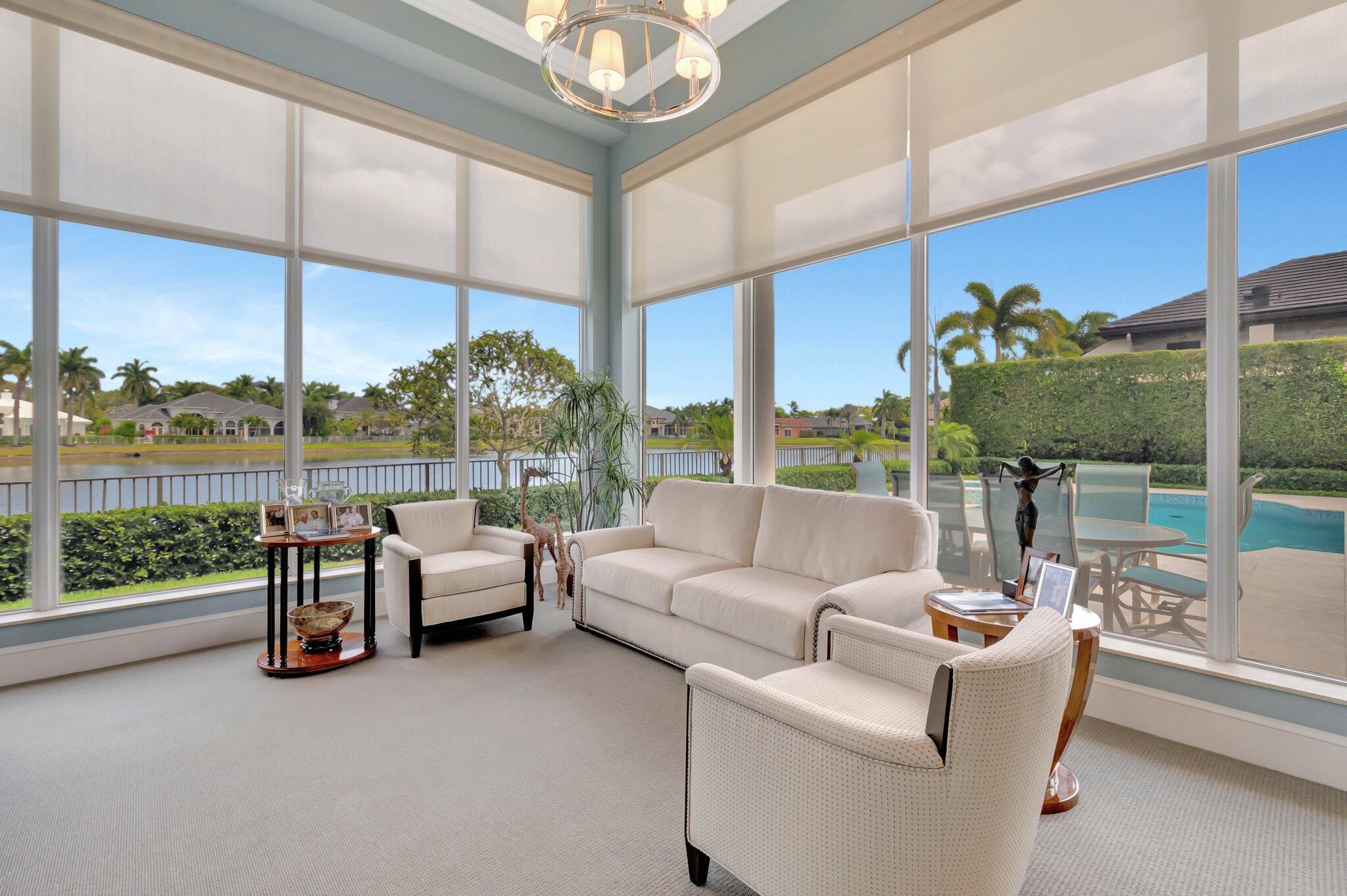 WINDSOR BAY WOODFIELD COU - Residential