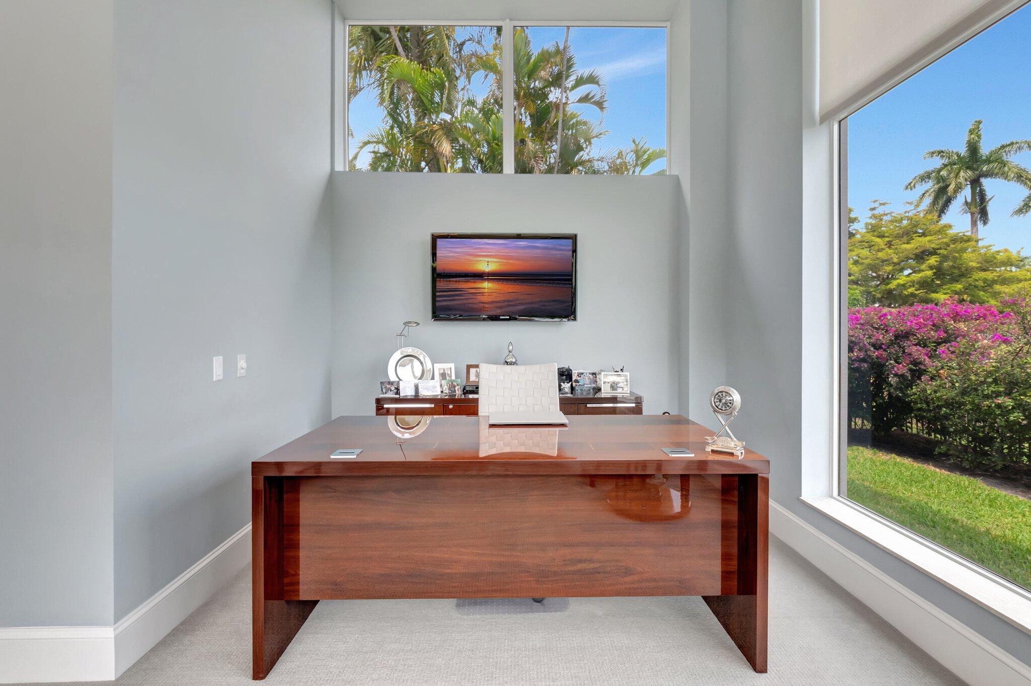 WINDSOR BAY WOODFIELD COU - Residential