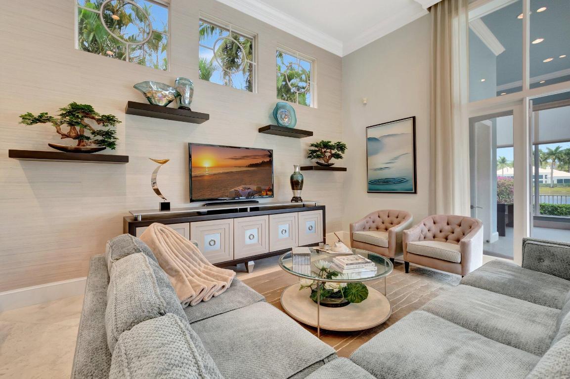 WINDSOR BAY WOODFIELD COUNTRY CLUB - Residential