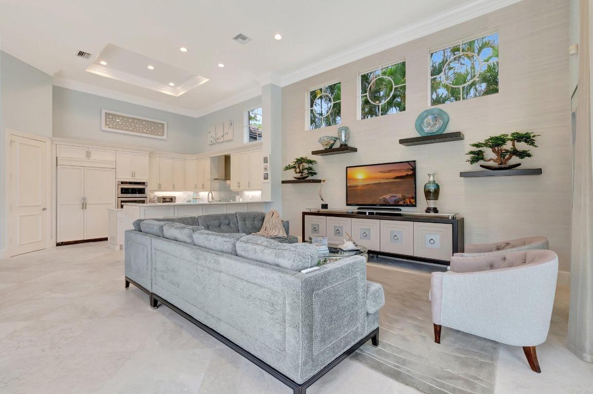 WINDSOR BAY WOODFIELD COUNTRY CLUB - Residential