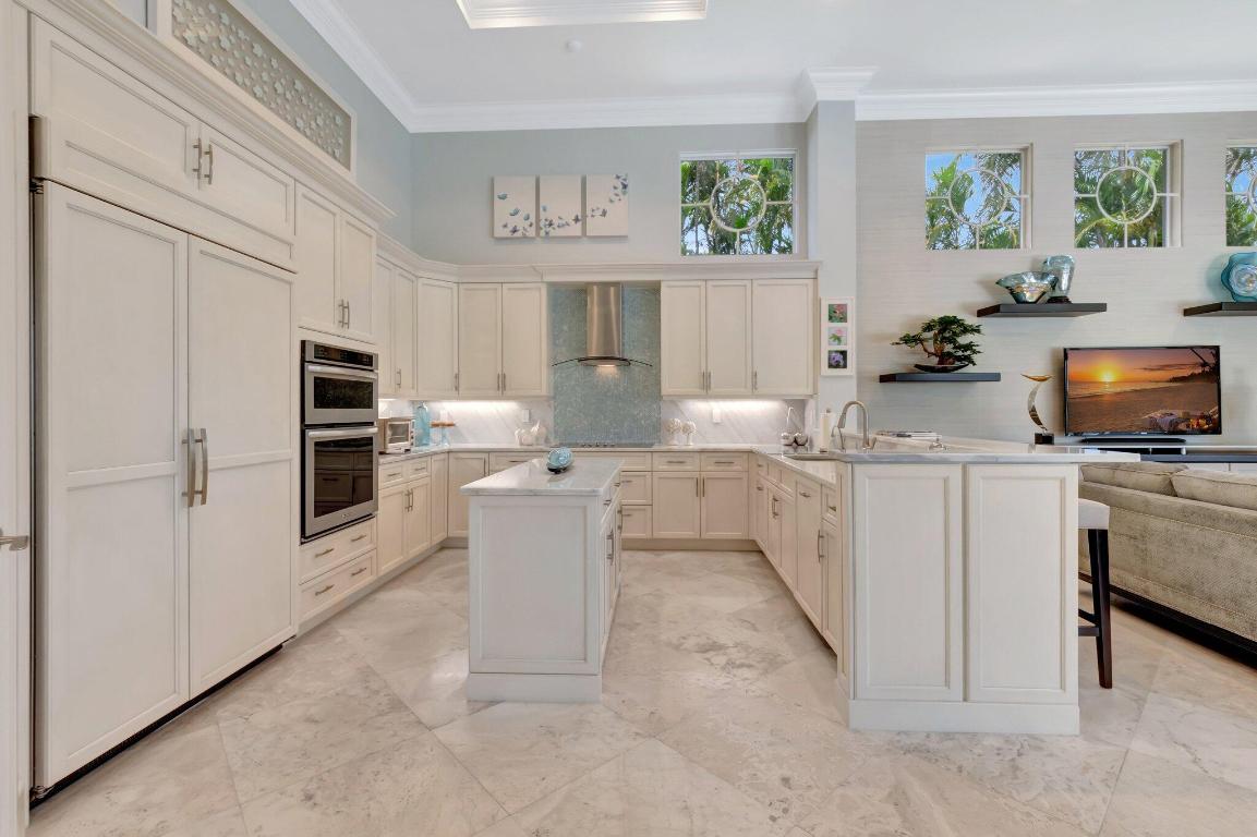 WINDSOR BAY WOODFIELD COUNTRY CLUB - Residential