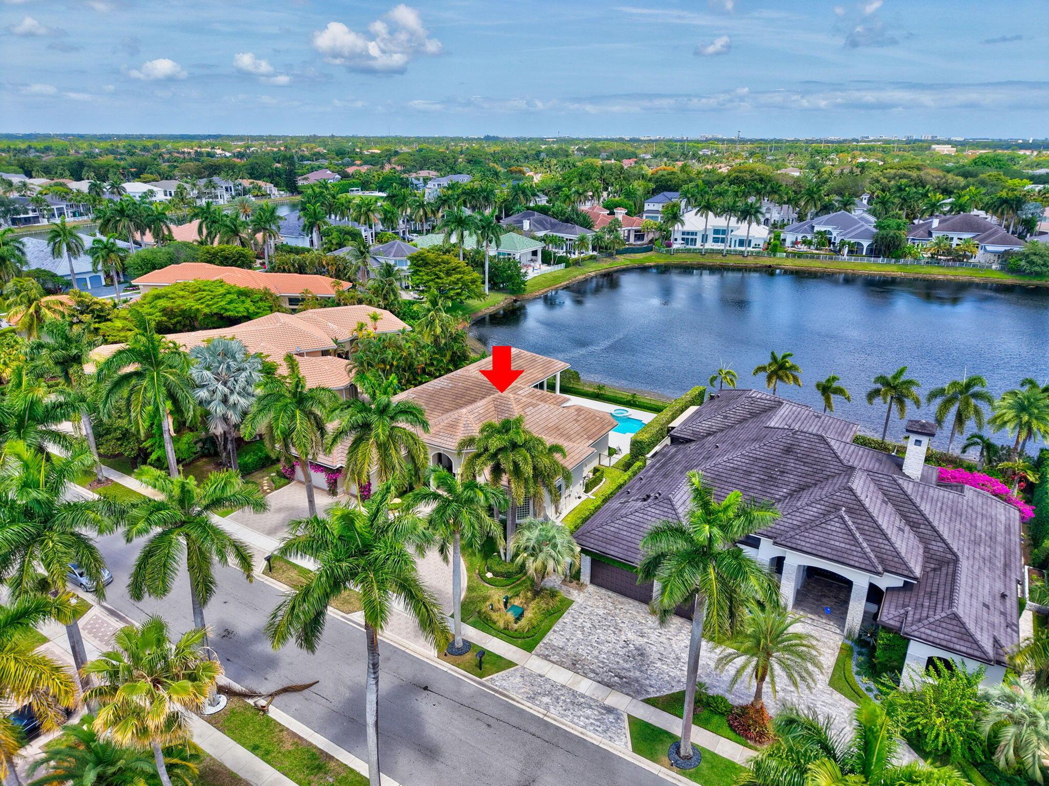 WINDSOR BAY WOODFIELD COU - Residential