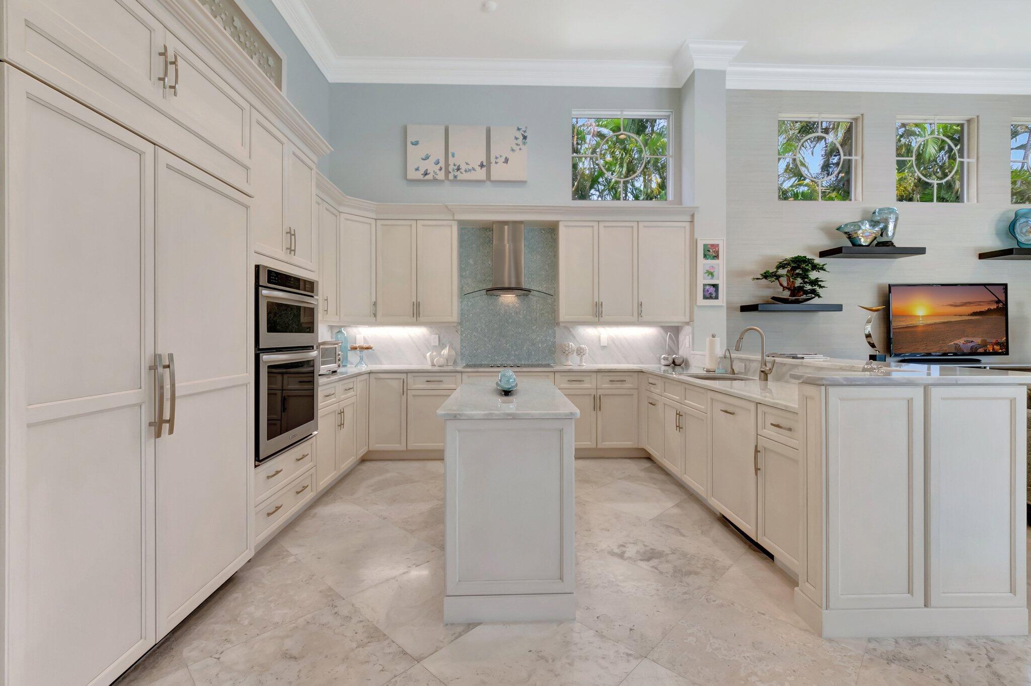 WINDSOR BAY WOODFIELD COU - Residential