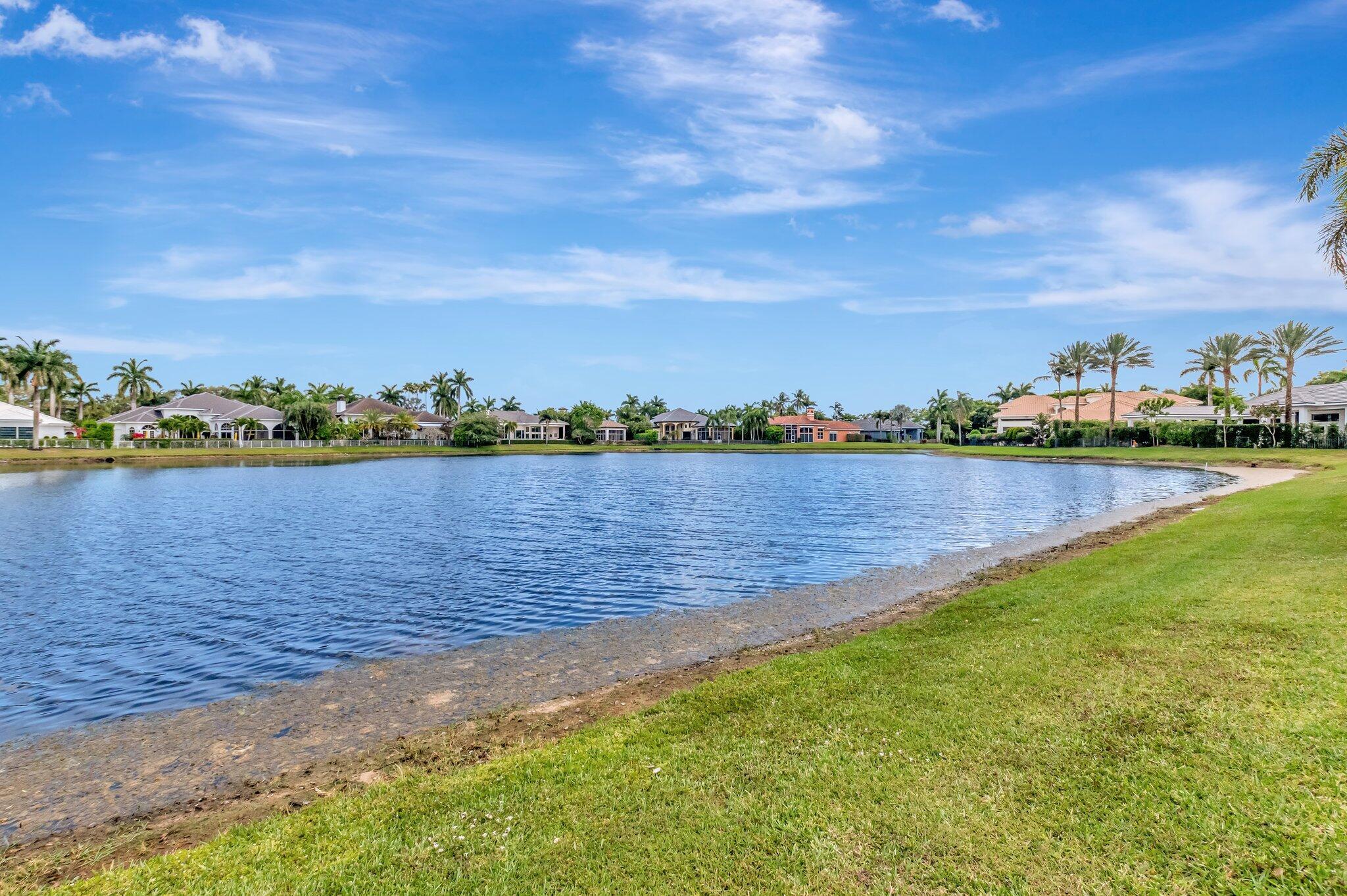 WINDSOR BAY WOODFIELD COU - Residential