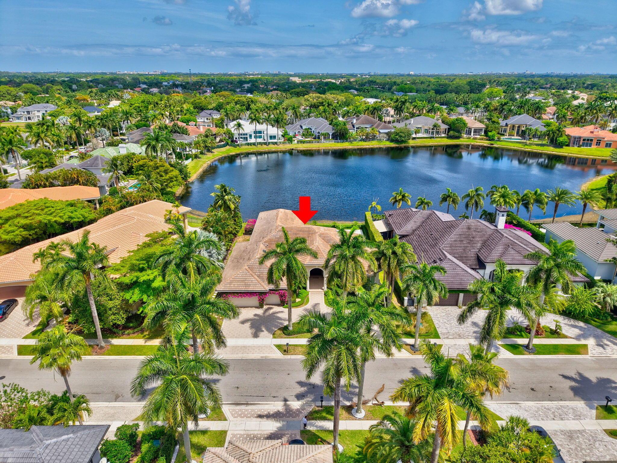 WINDSOR BAY WOODFIELD COU - Residential