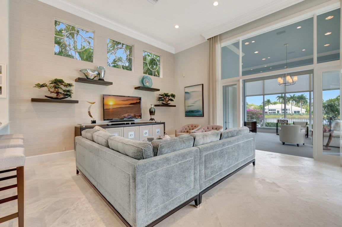 WINDSOR BAY WOODFIELD COUNTRY CLUB - Residential