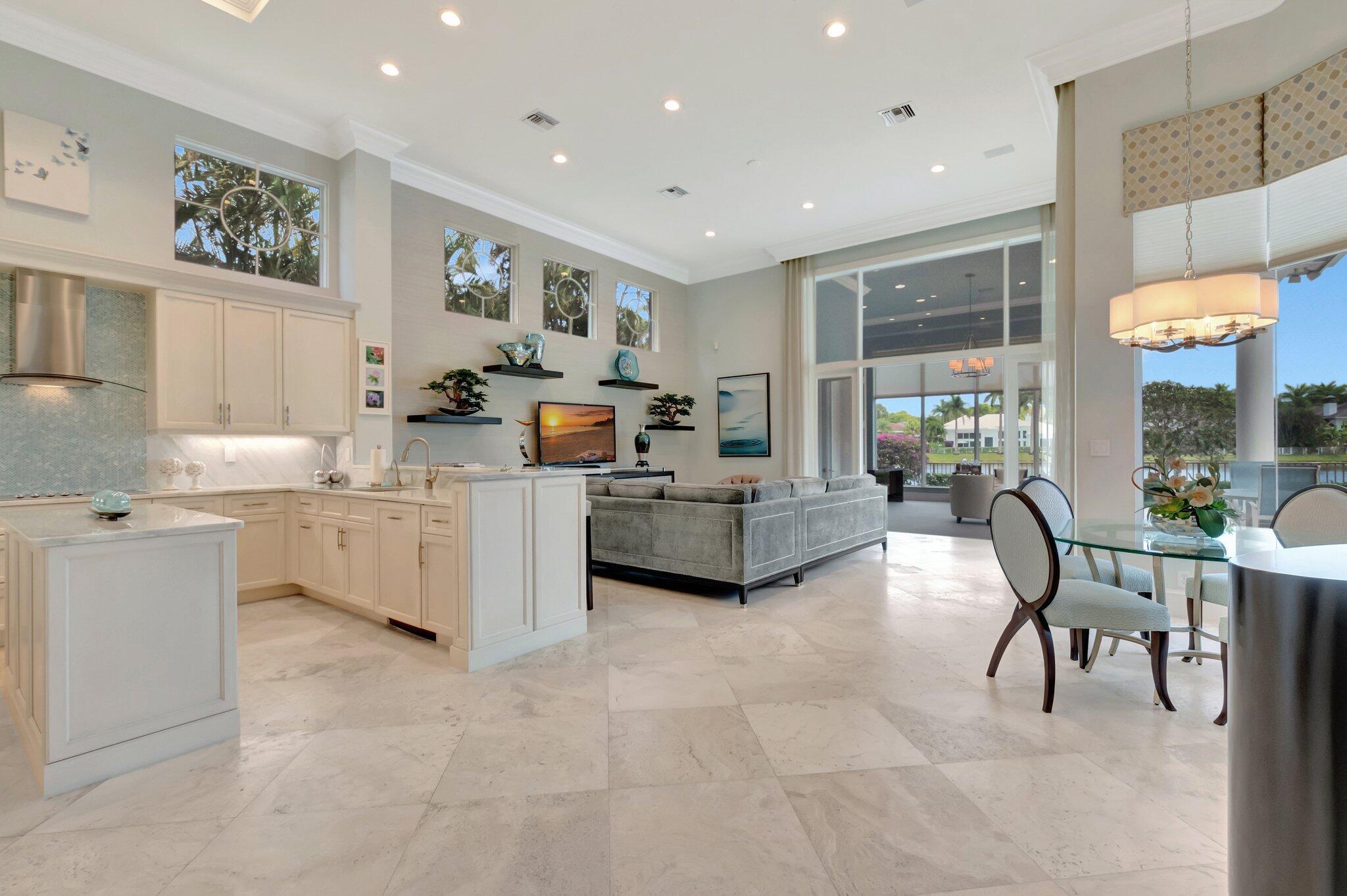 WINDSOR BAY WOODFIELD COU - Residential