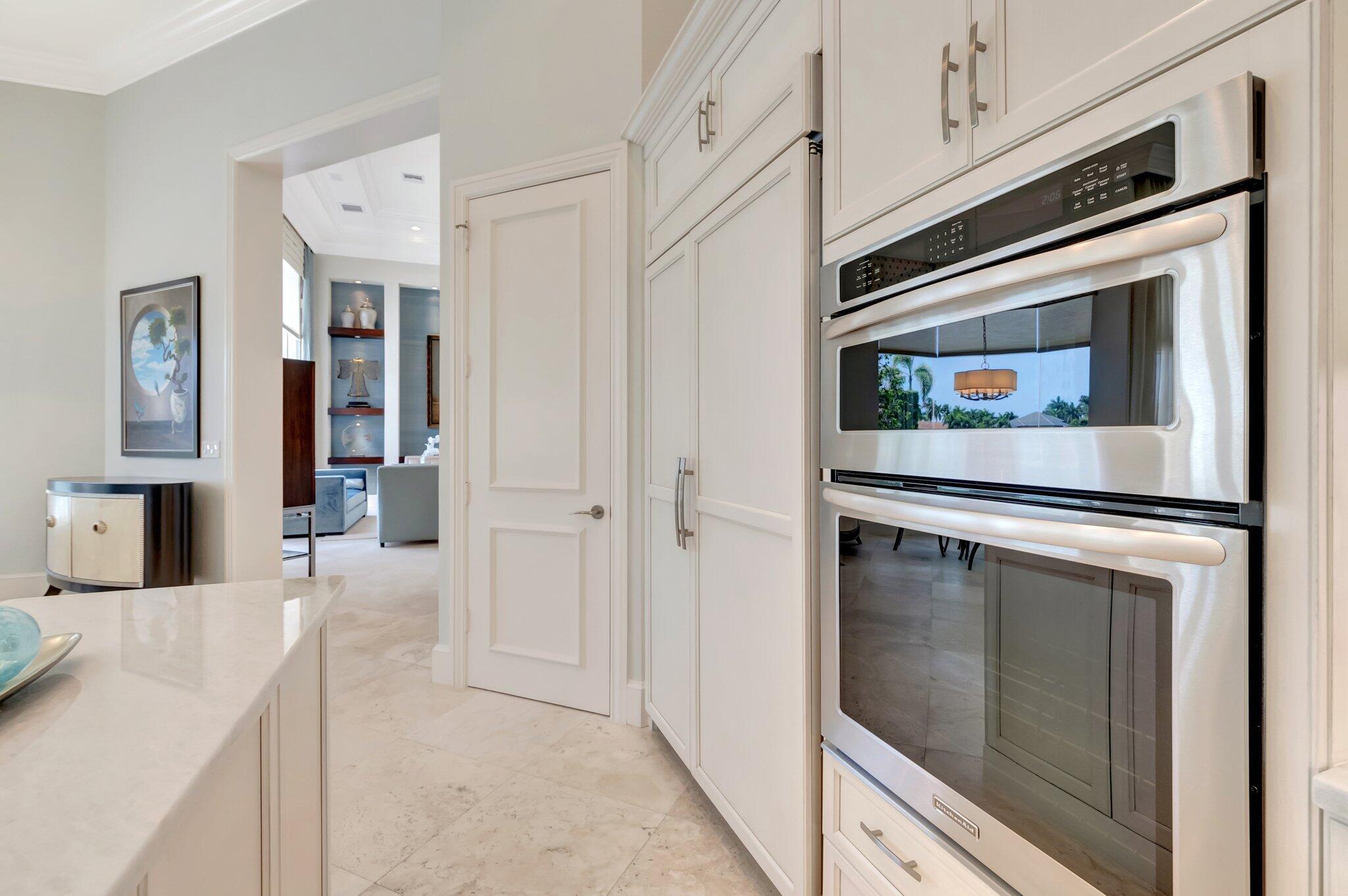 WINDSOR BAY WOODFIELD COU - Residential