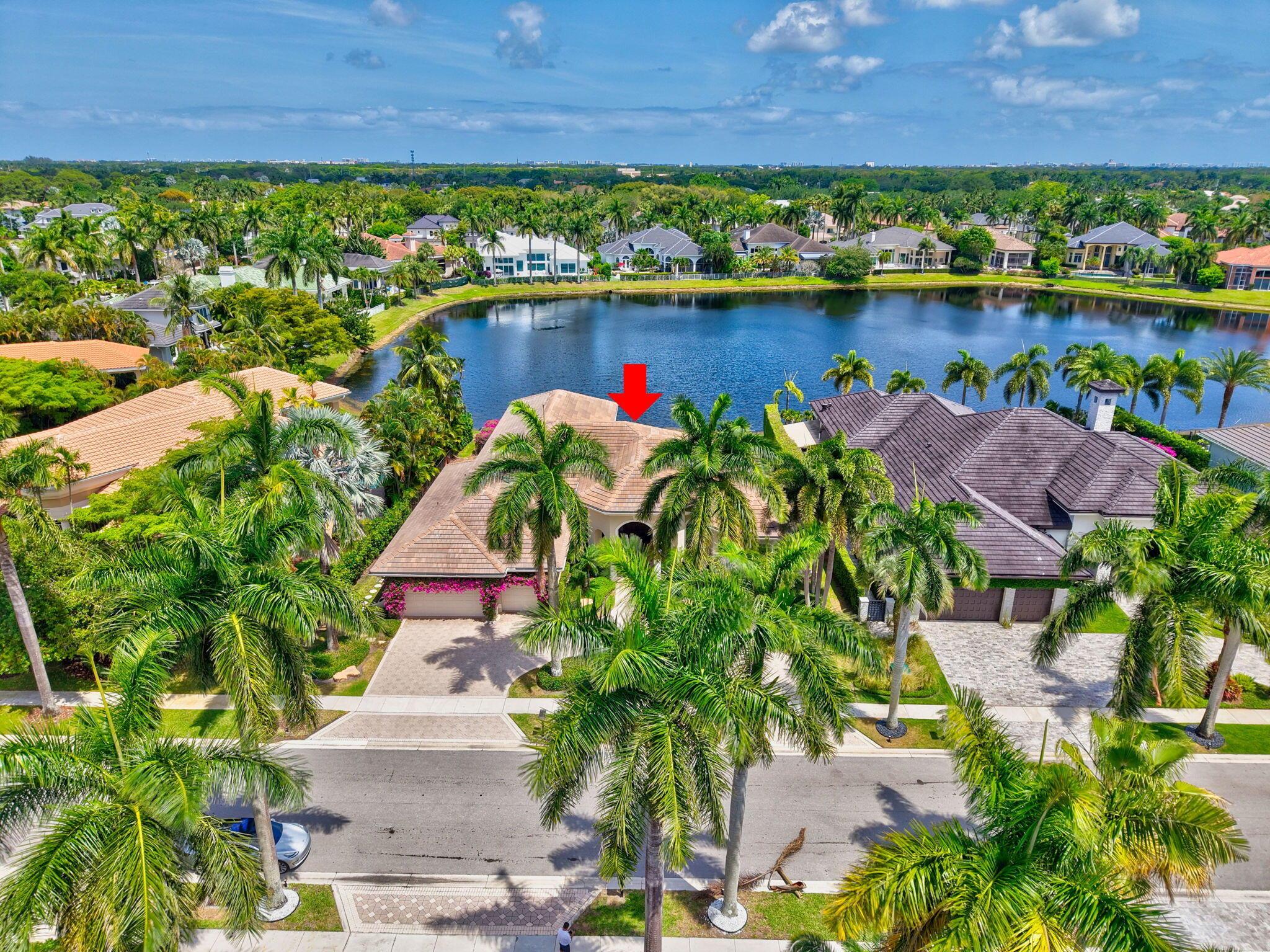 WINDSOR BAY WOODFIELD COU - Residential