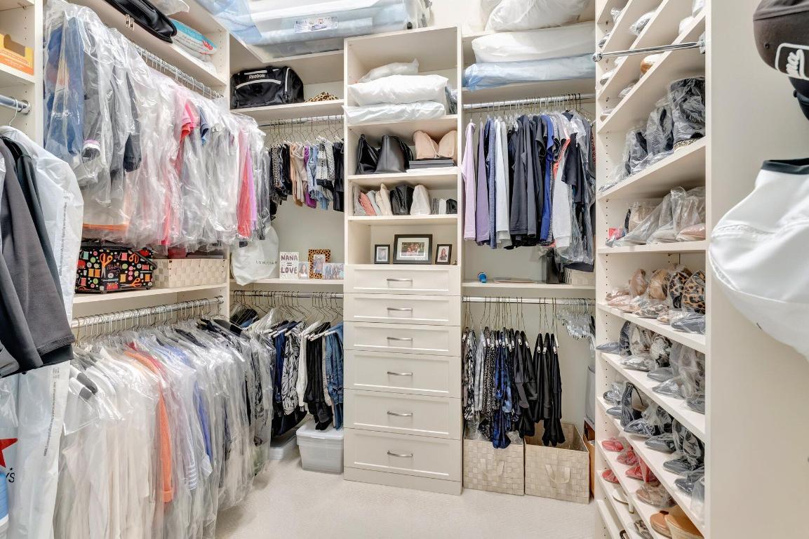 WINDSOR BAY WOODFIELD COUNTRY CLUB - Residential