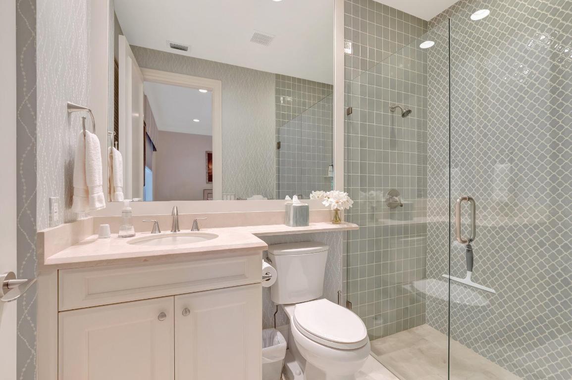 WINDSOR BAY WOODFIELD COUNTRY CLUB - Residential