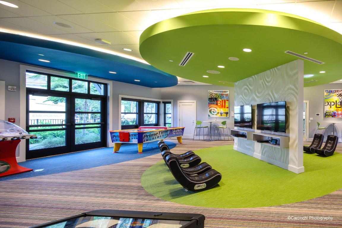 WINDSOR BAY WOODFIELD COUNTRY CLUB - Residential