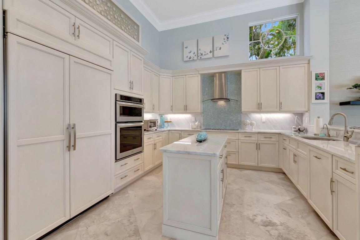 WINDSOR BAY WOODFIELD COUNTRY CLUB - Residential