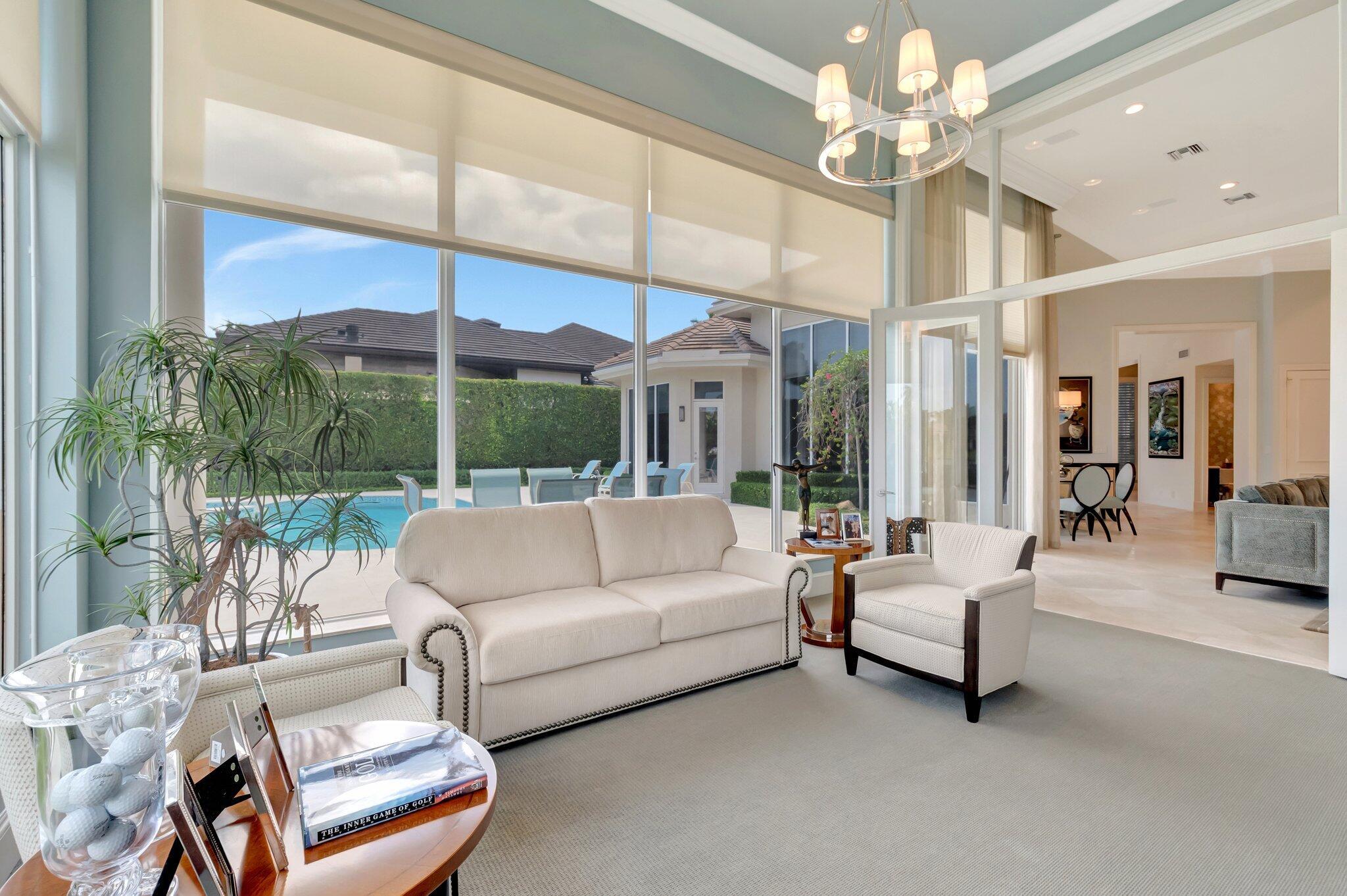 WINDSOR BAY WOODFIELD COU - Residential