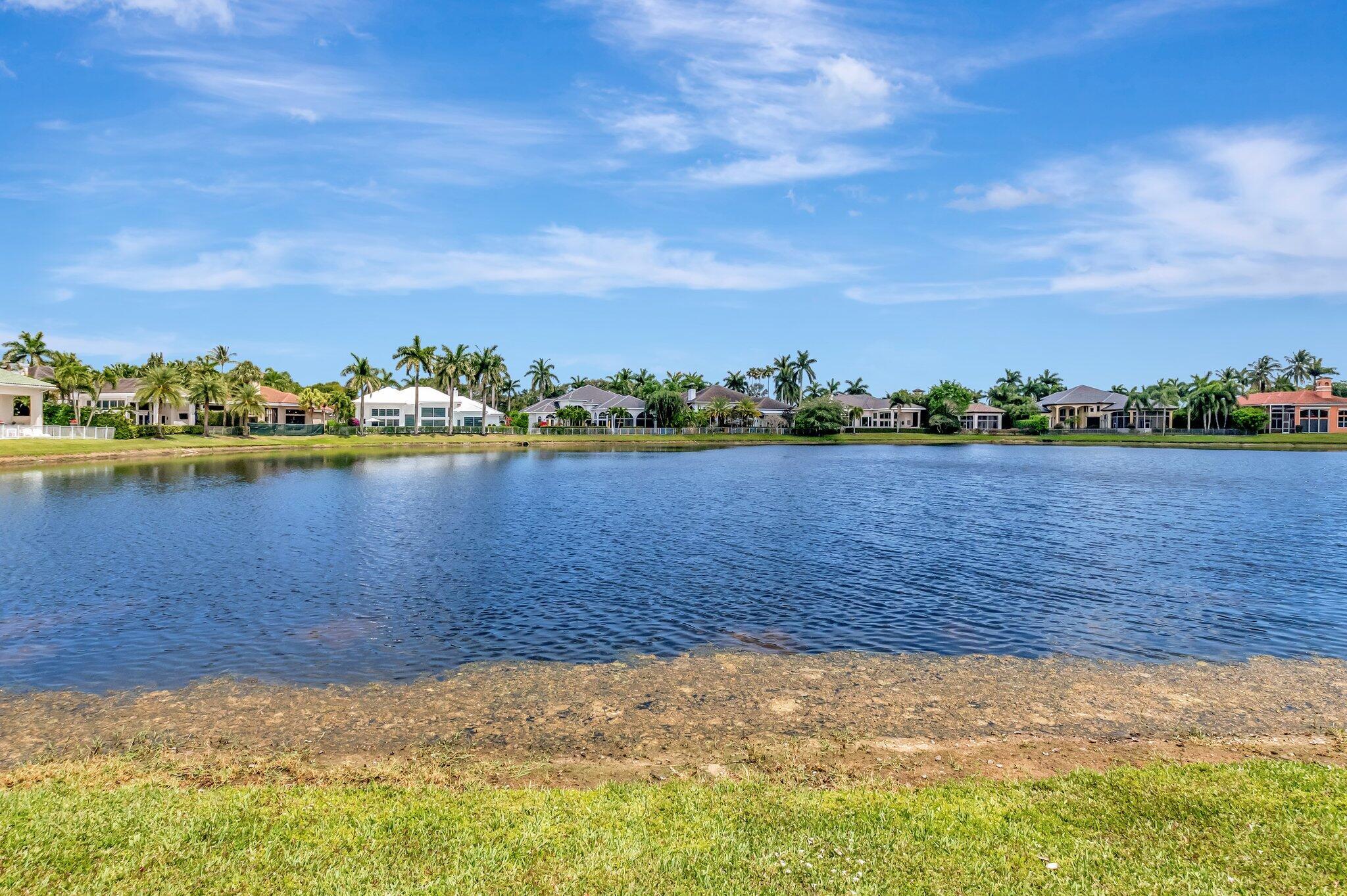 WINDSOR BAY WOODFIELD COU - Residential