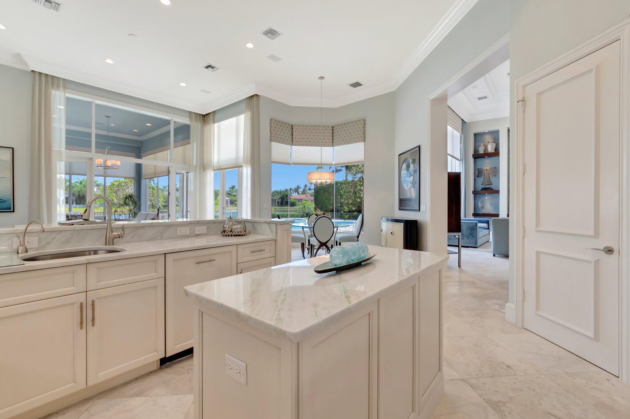 WINDSOR BAY WOODFIELD COU - Residential