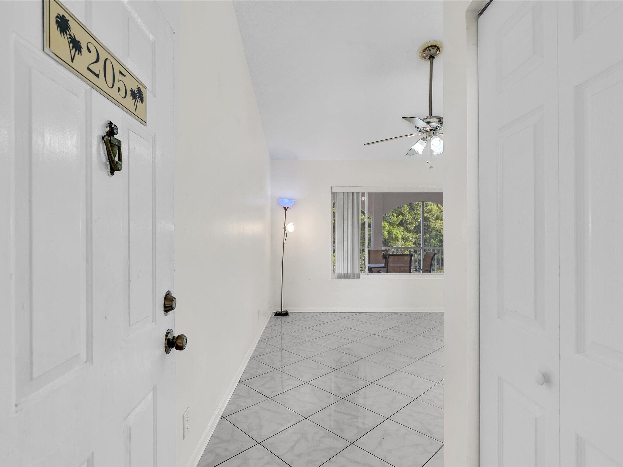 815 W Boynton Beach Boulevard 16-205