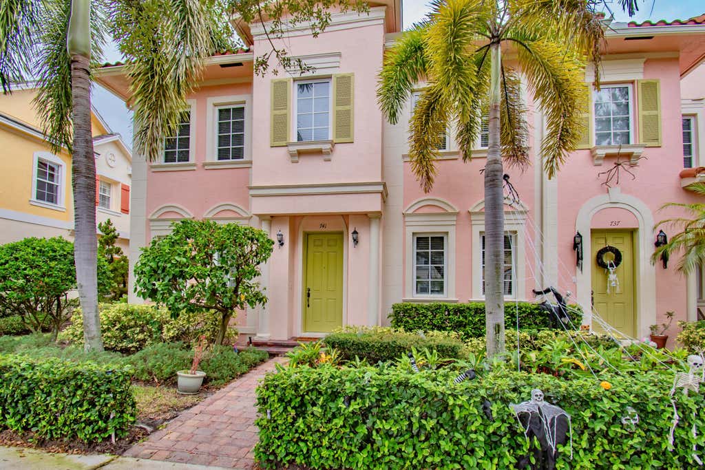 Photo of 741 Dakota Drive, Jupiter, FL 33458 (MLS # R11027835)