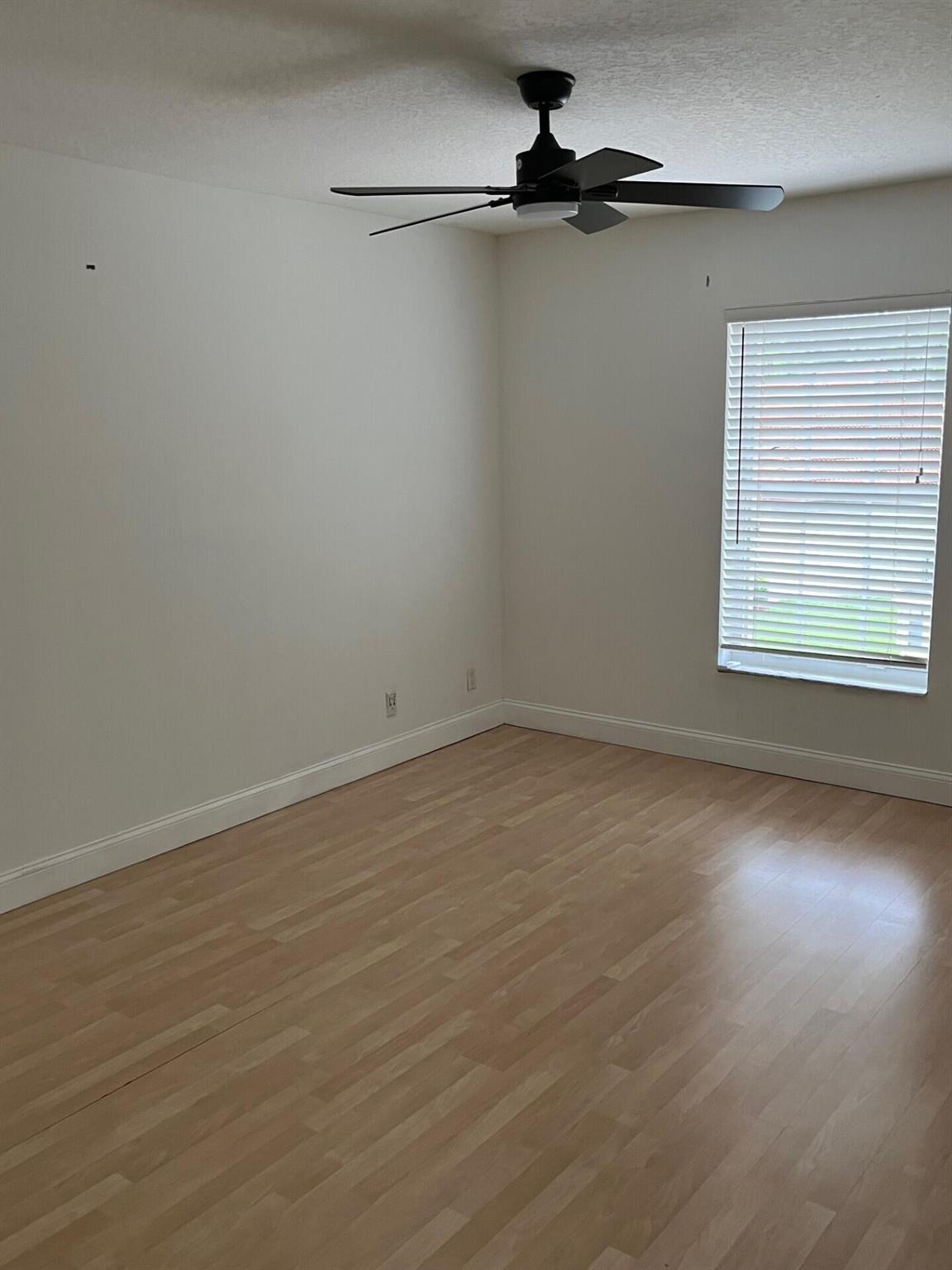 WOODBINE PAR G - Residential Lease