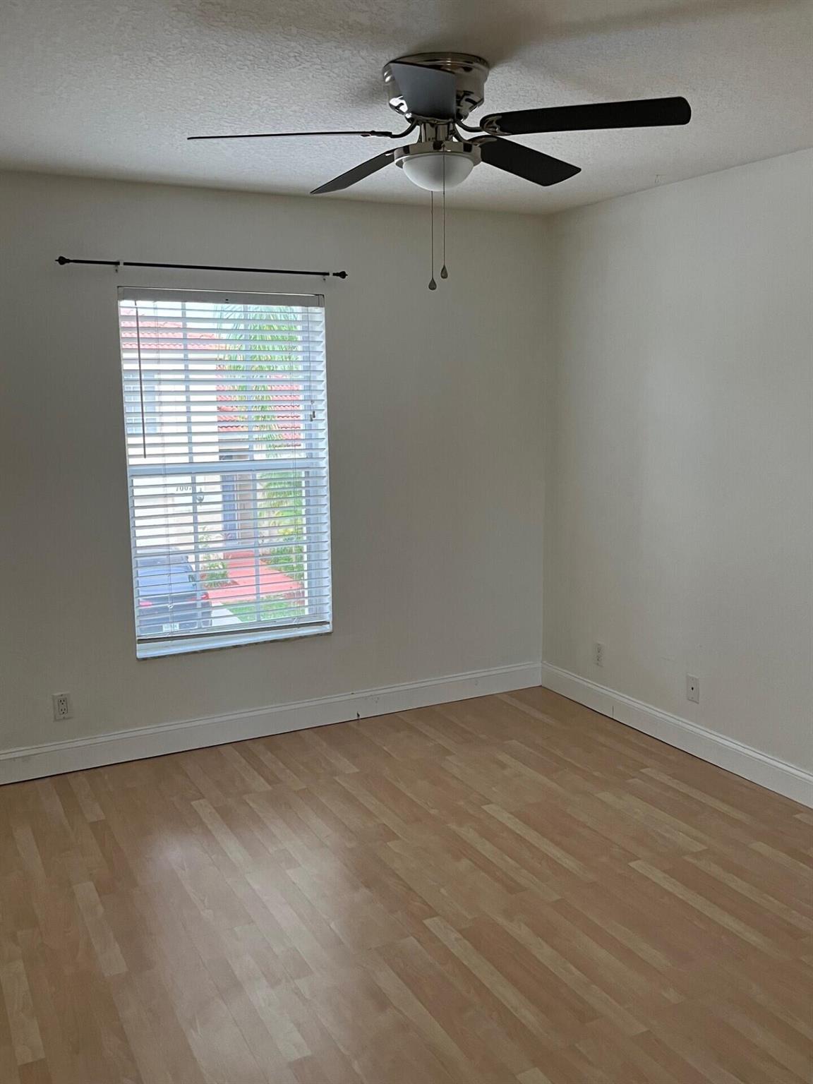 WOODBINE PAR G - Residential Lease