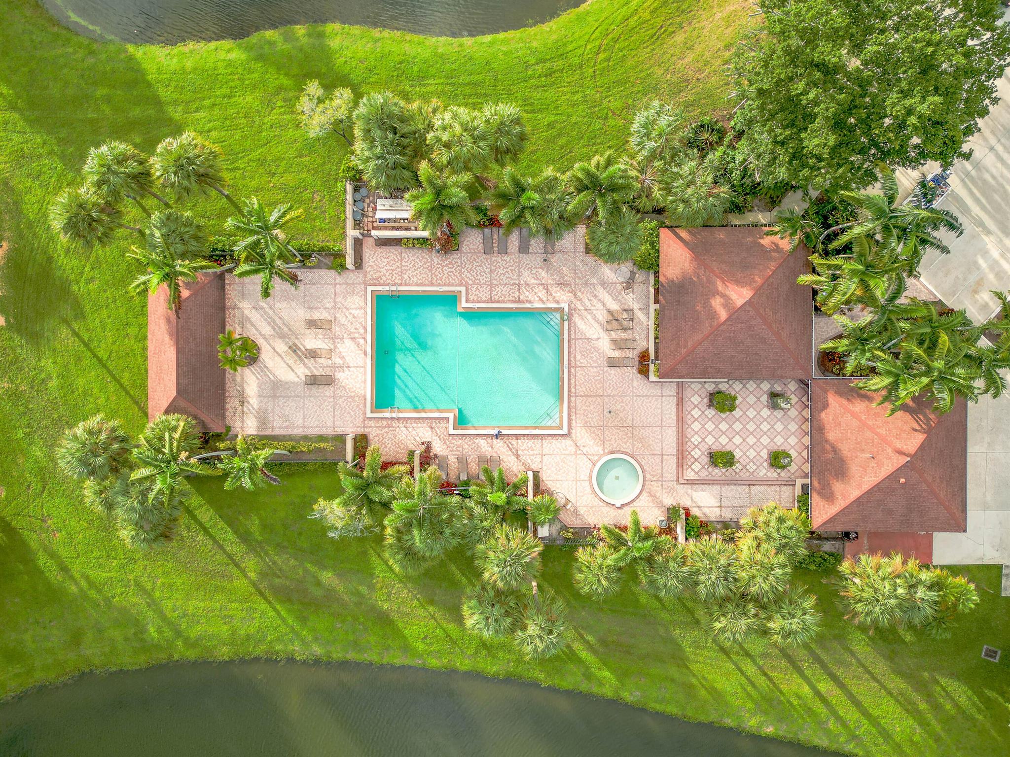 WATERSIDE LUXURY TOWNHOME - Residential Lease