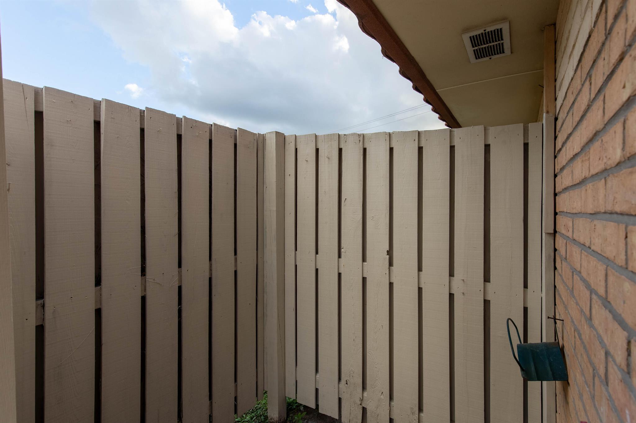 WATERSIDE LUXURY TOWNHOME - Residential Lease