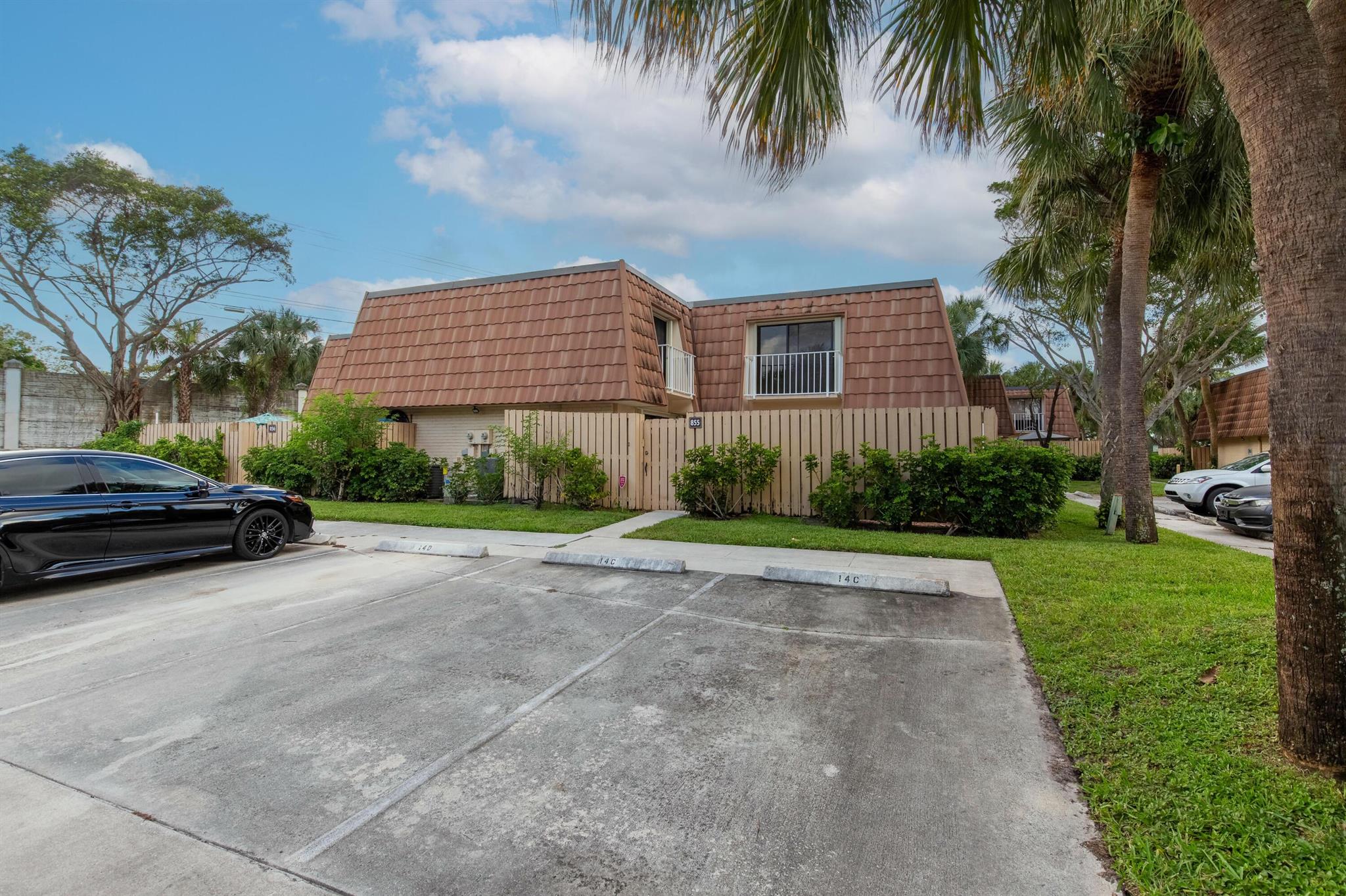 WATERSIDE LUXURY TOWNHOME - Residential Lease