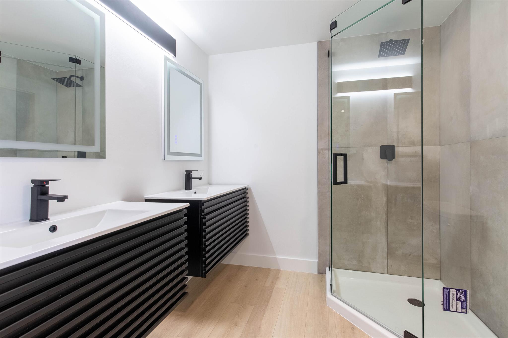 WATERSIDE LUXURY TOWNHOME - Residential Lease