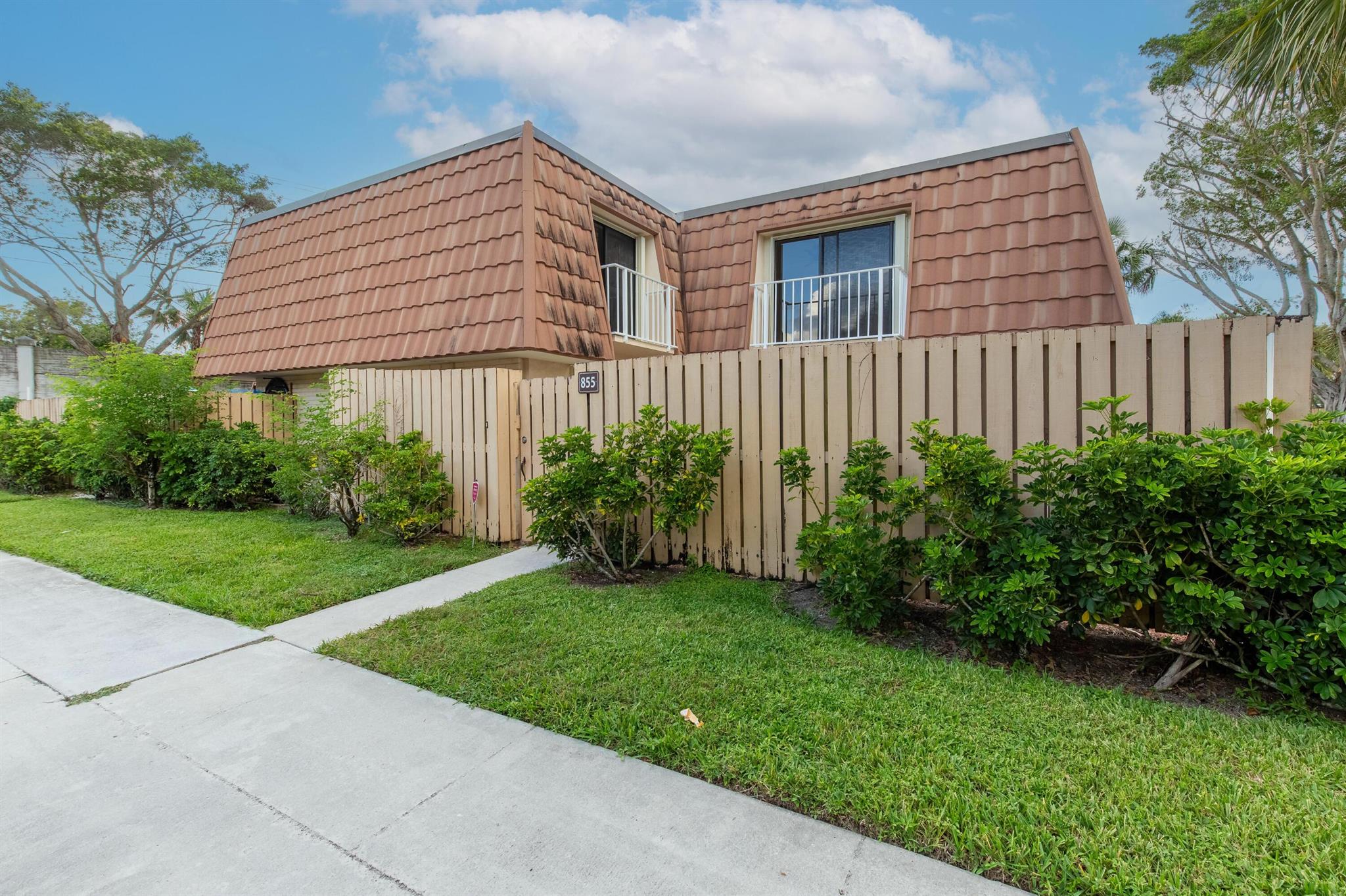 WATERSIDE LUXURY TOWNHOME - Residential Lease