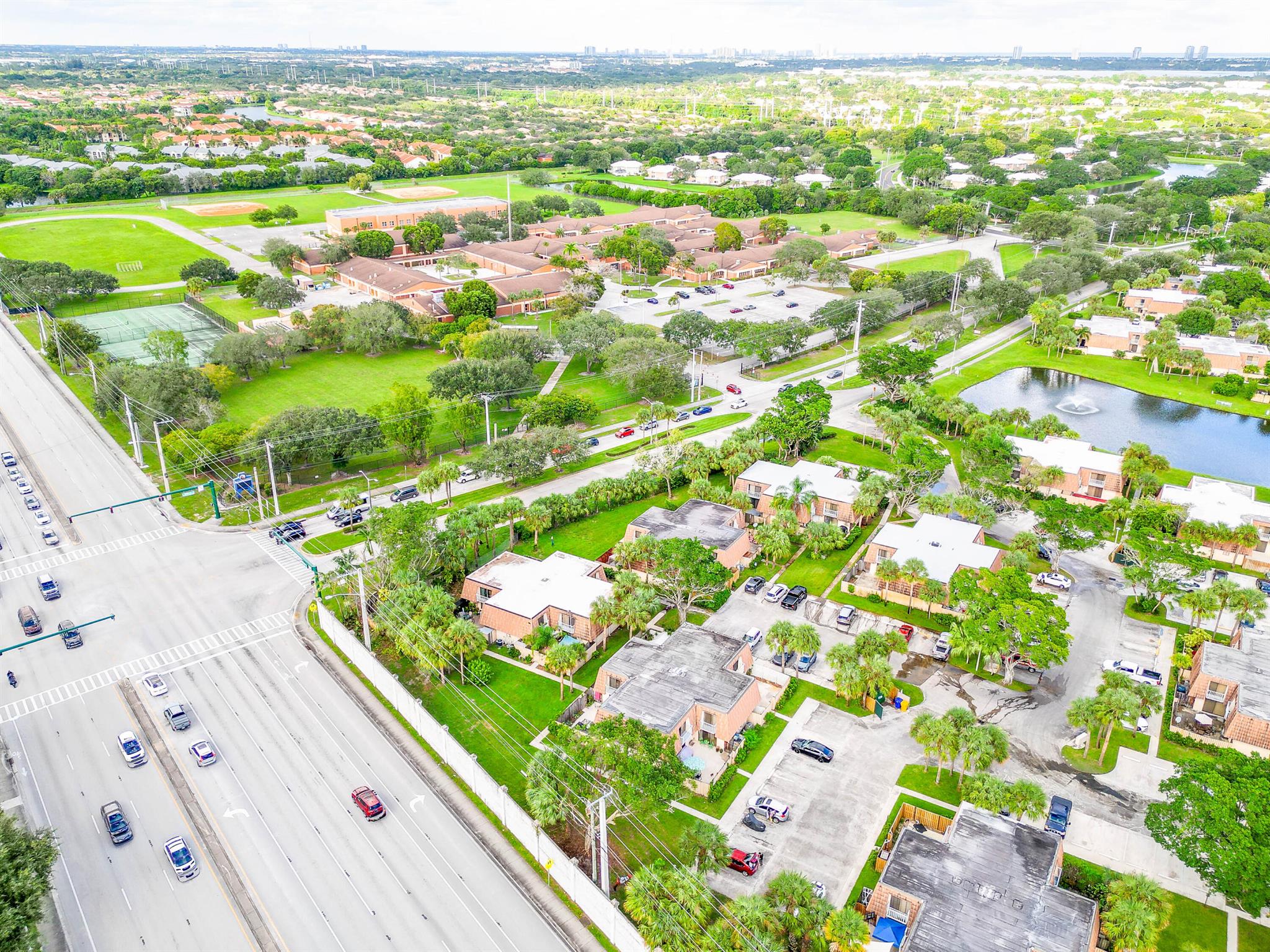 WATERSIDE LUXURY TOWNHOME - Residential Lease