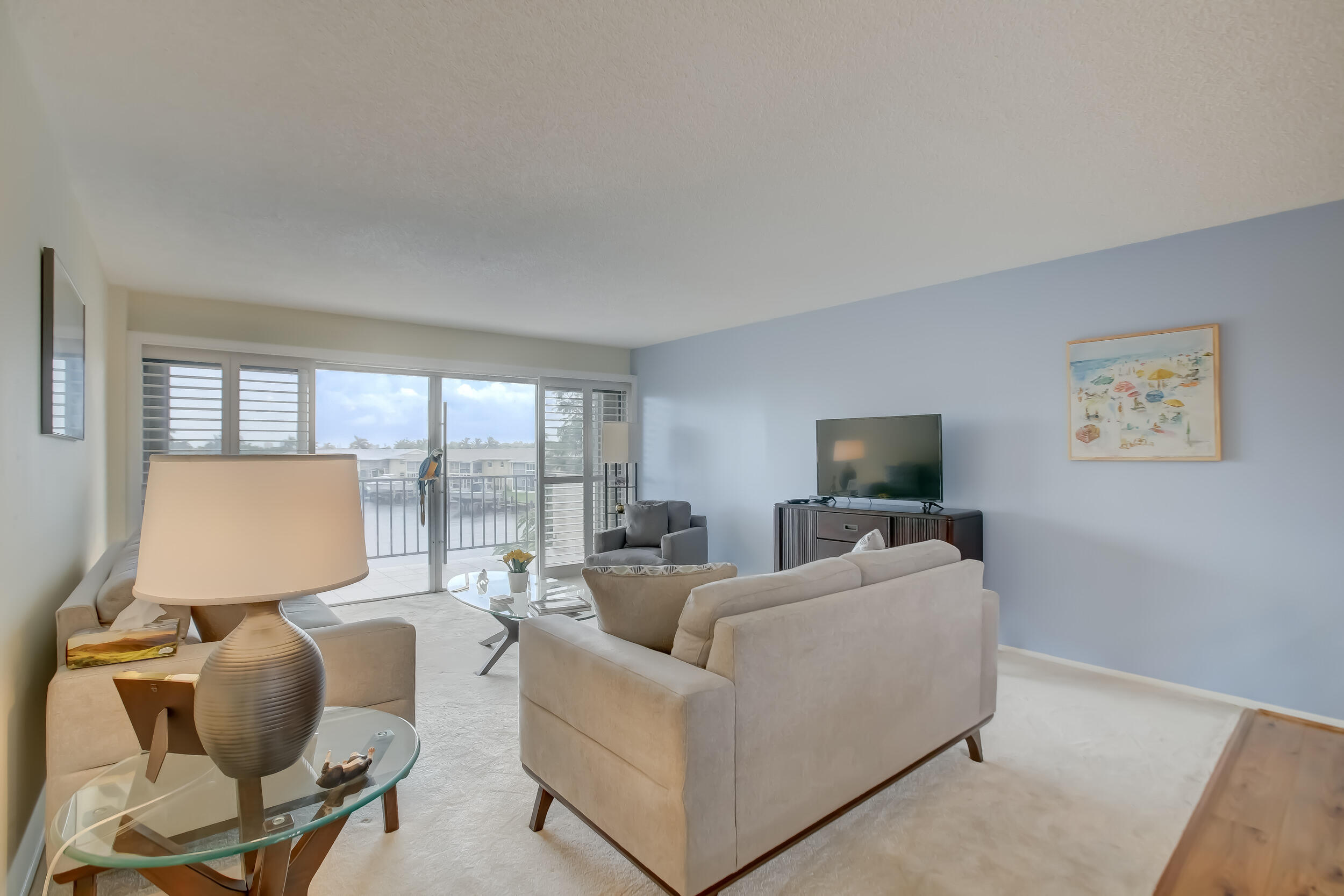 801 S Federal Highway 308