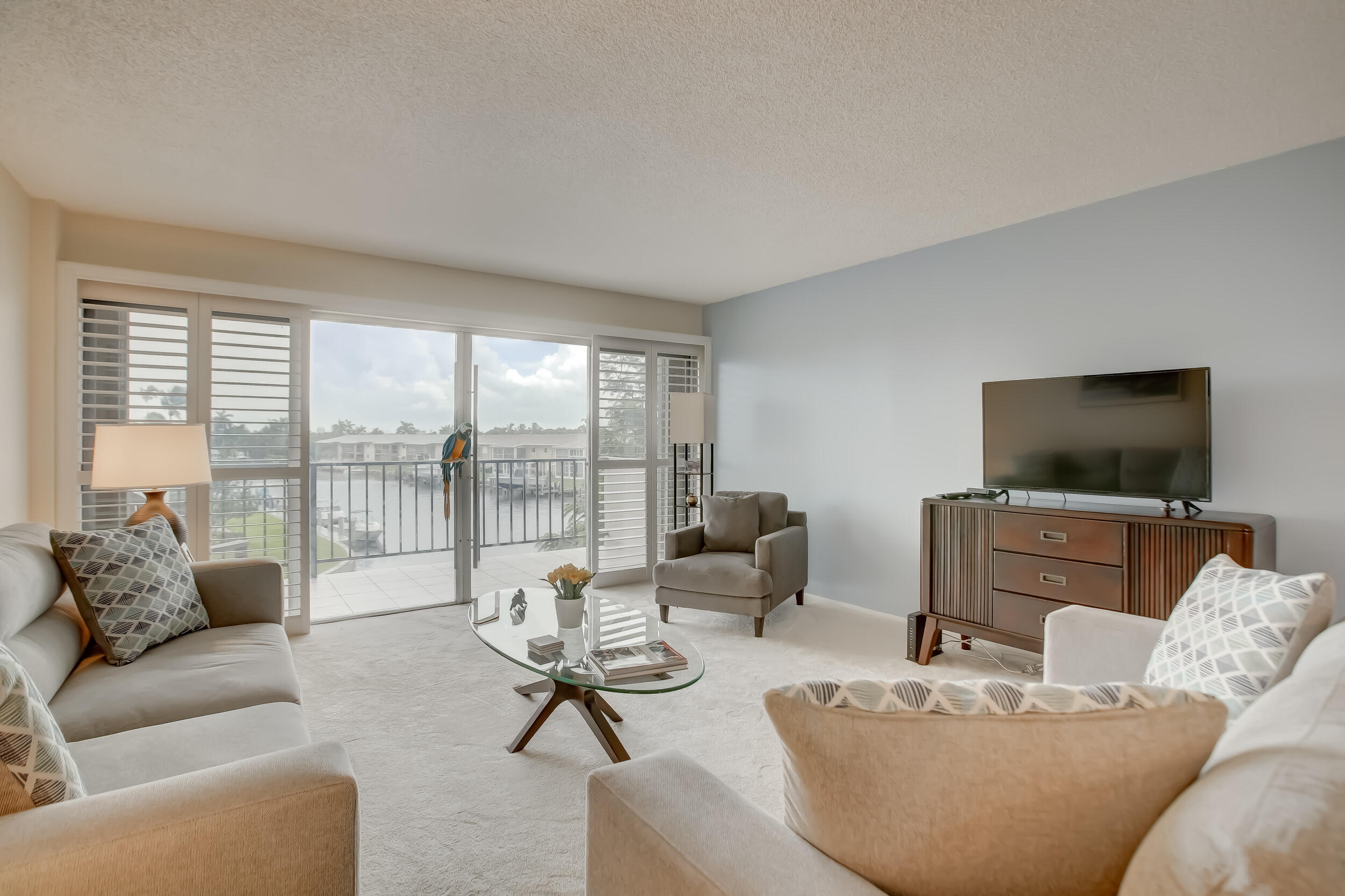 801 S Federal Highway 308