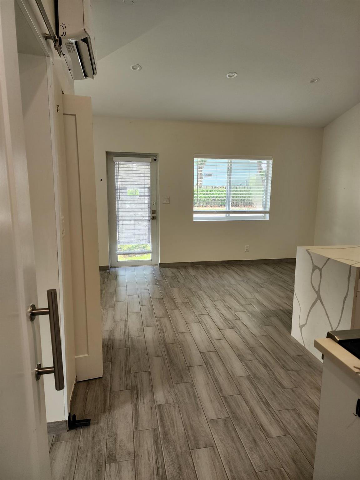 315 SW 7th St 1